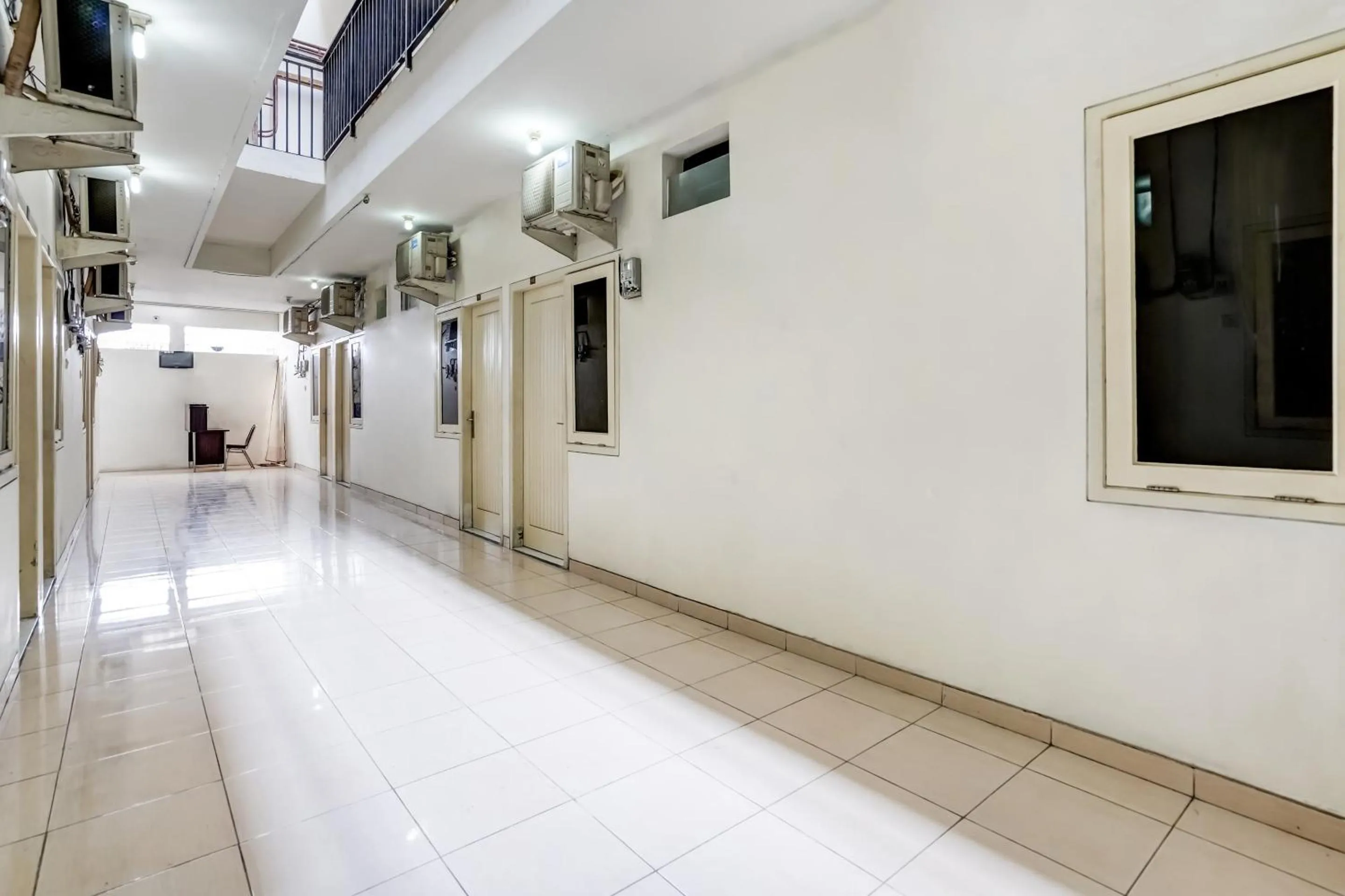 Lobby or reception in OYO 91361 Benlin D'kost Syariah