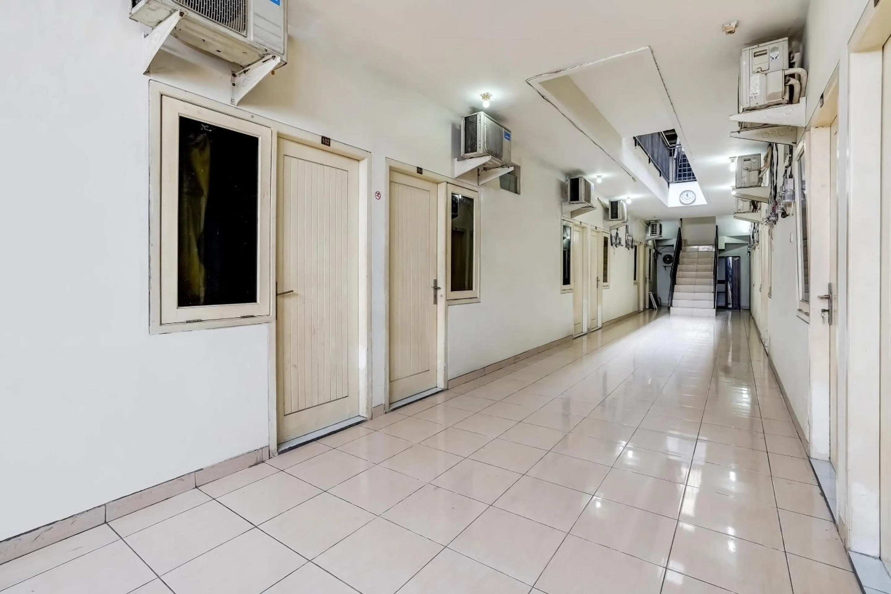 Lobby or reception in OYO 91361 Benlin D'kost Syariah