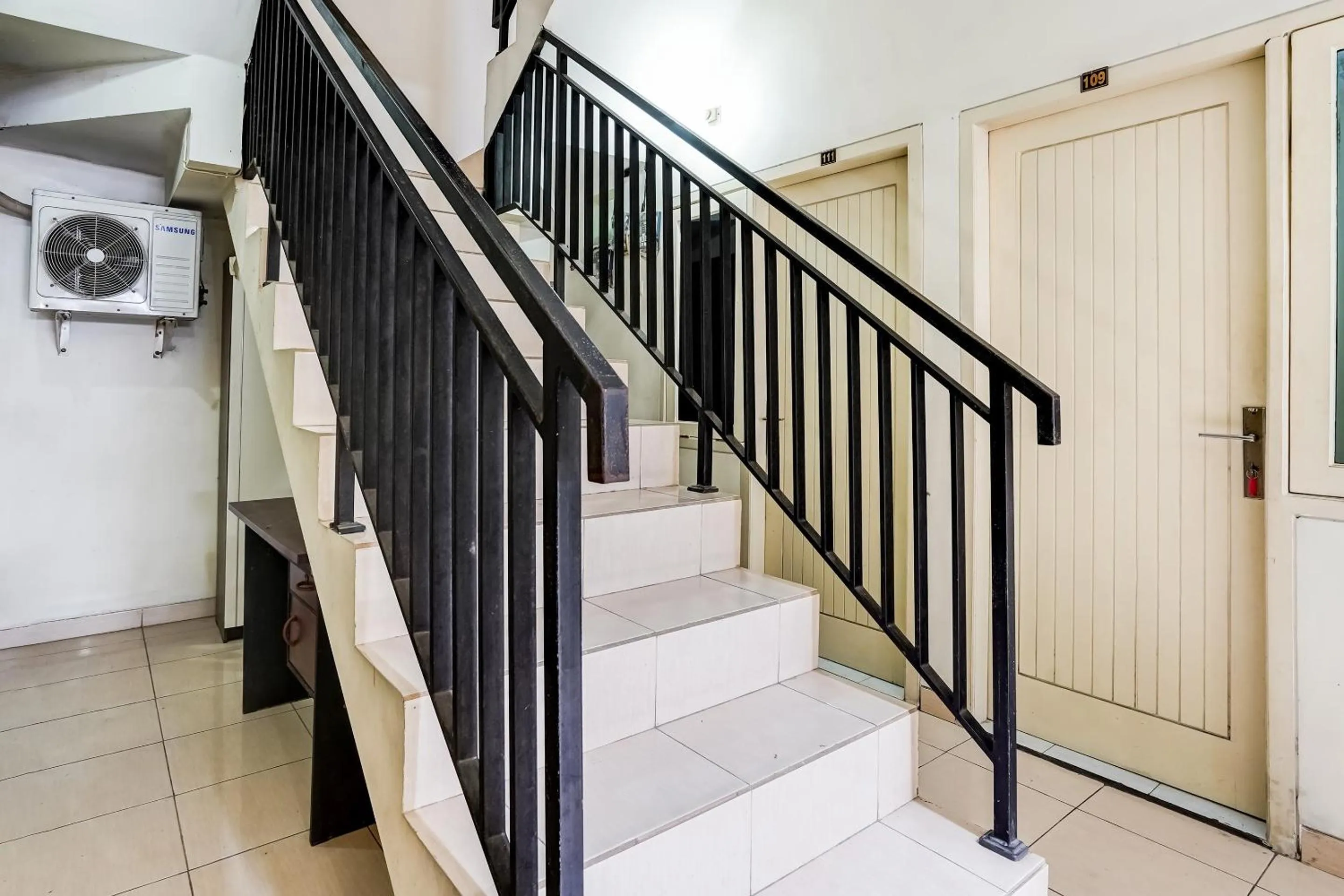 Lobby or reception in OYO 91361 Benlin D'kost Syariah