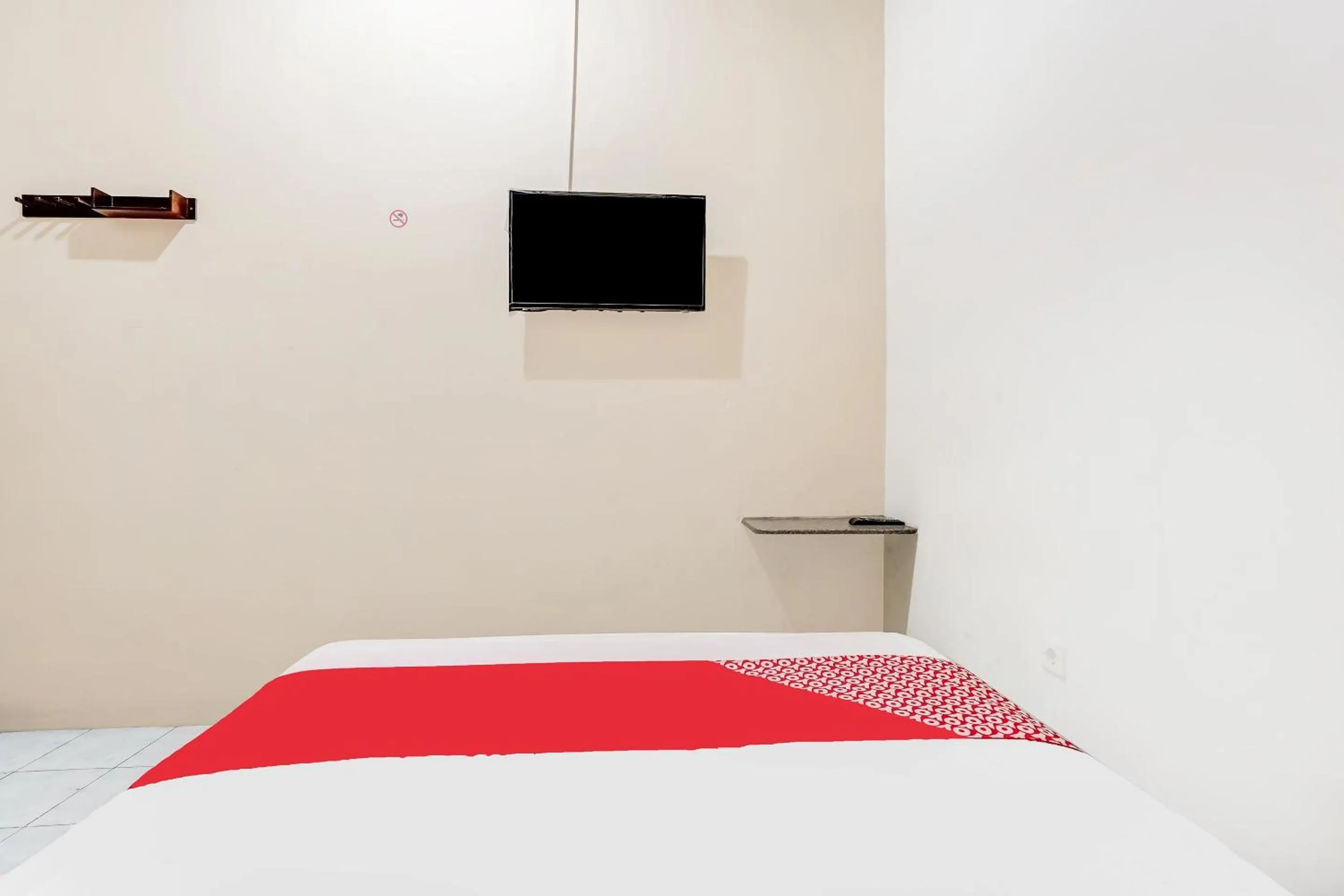 Bedroom, Bed in OYO 91361 Benlin D'kost Syariah