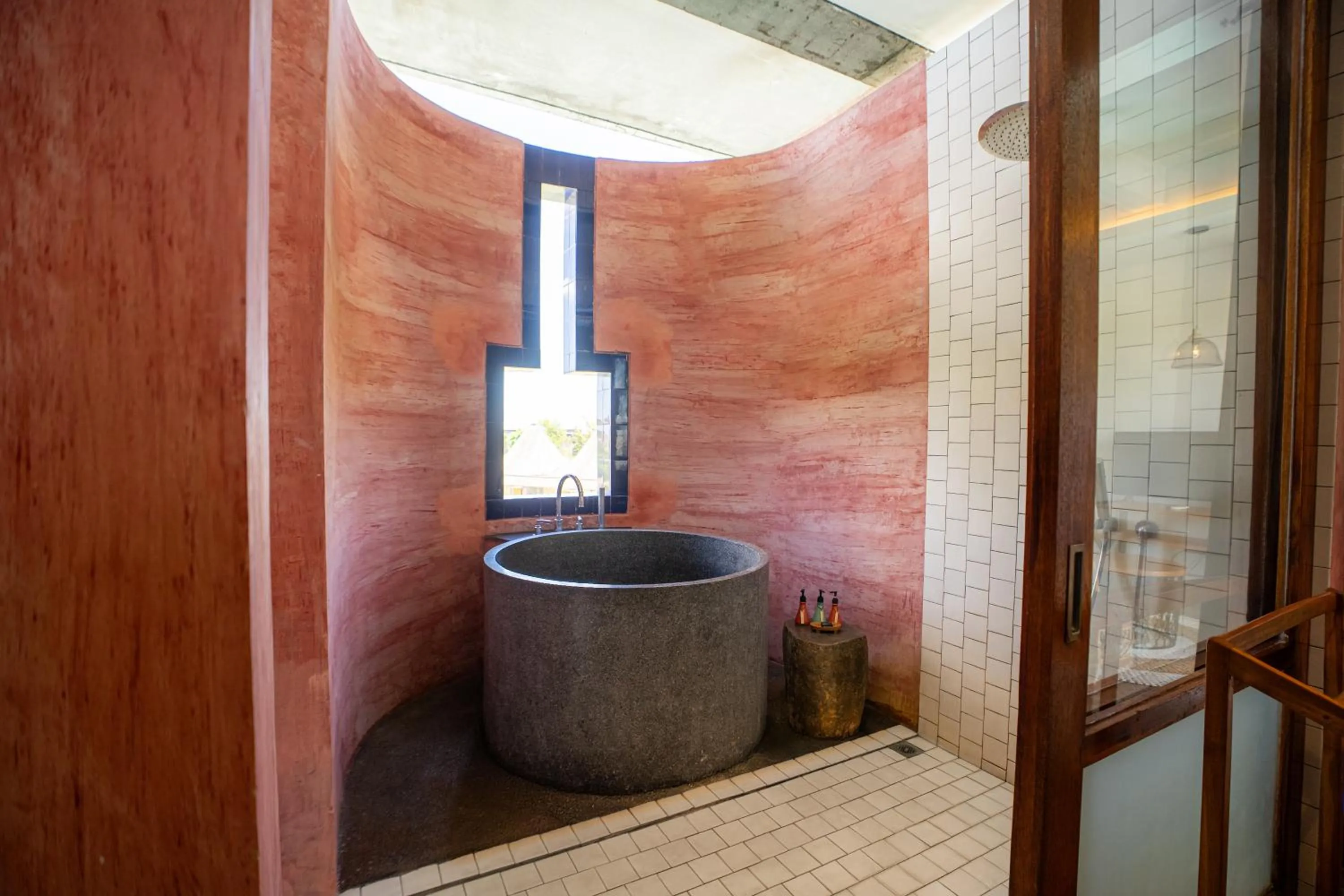 Bath in Shore Amora Canggu