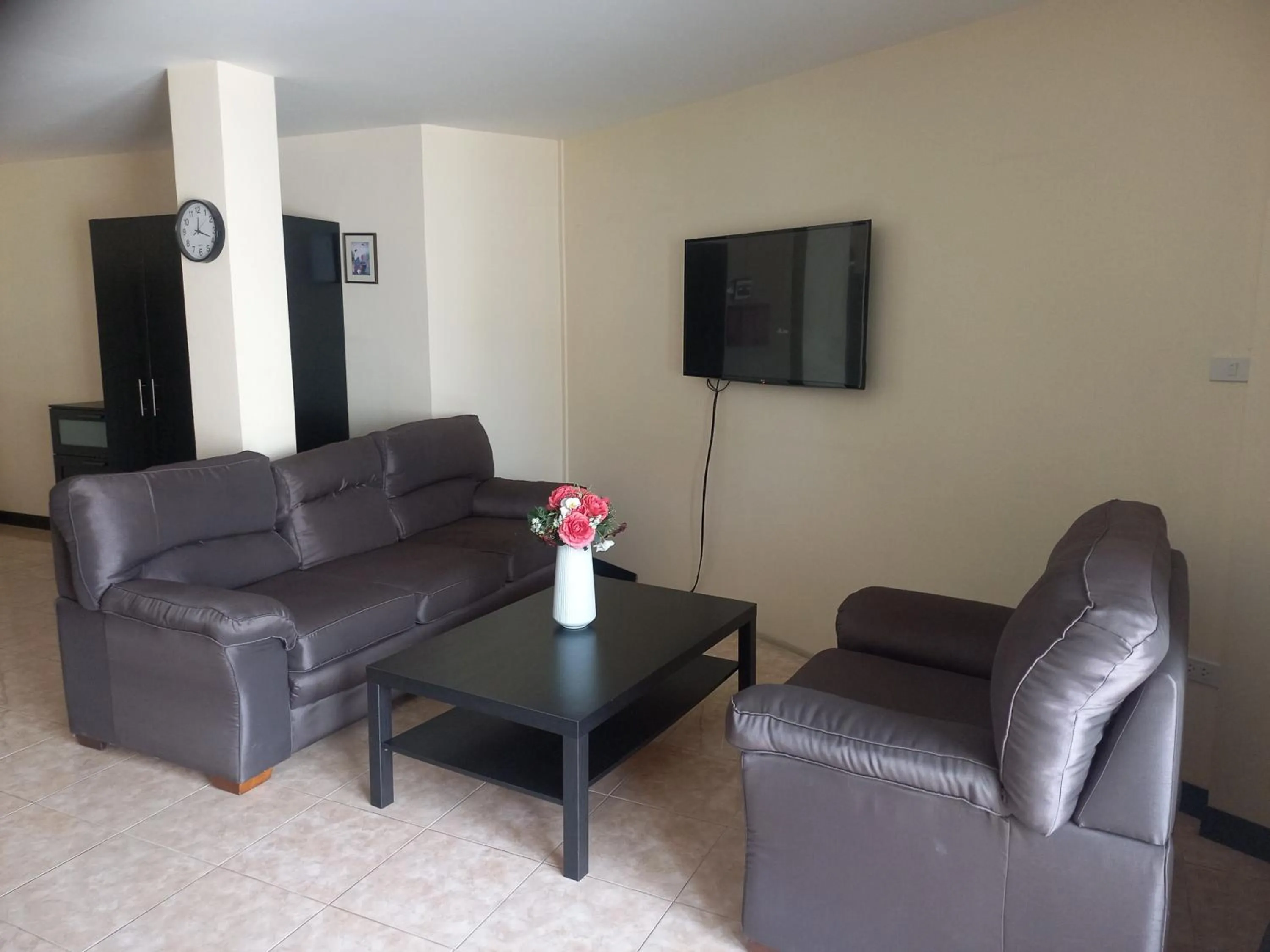 Communal lounge/ TV room in Dania
