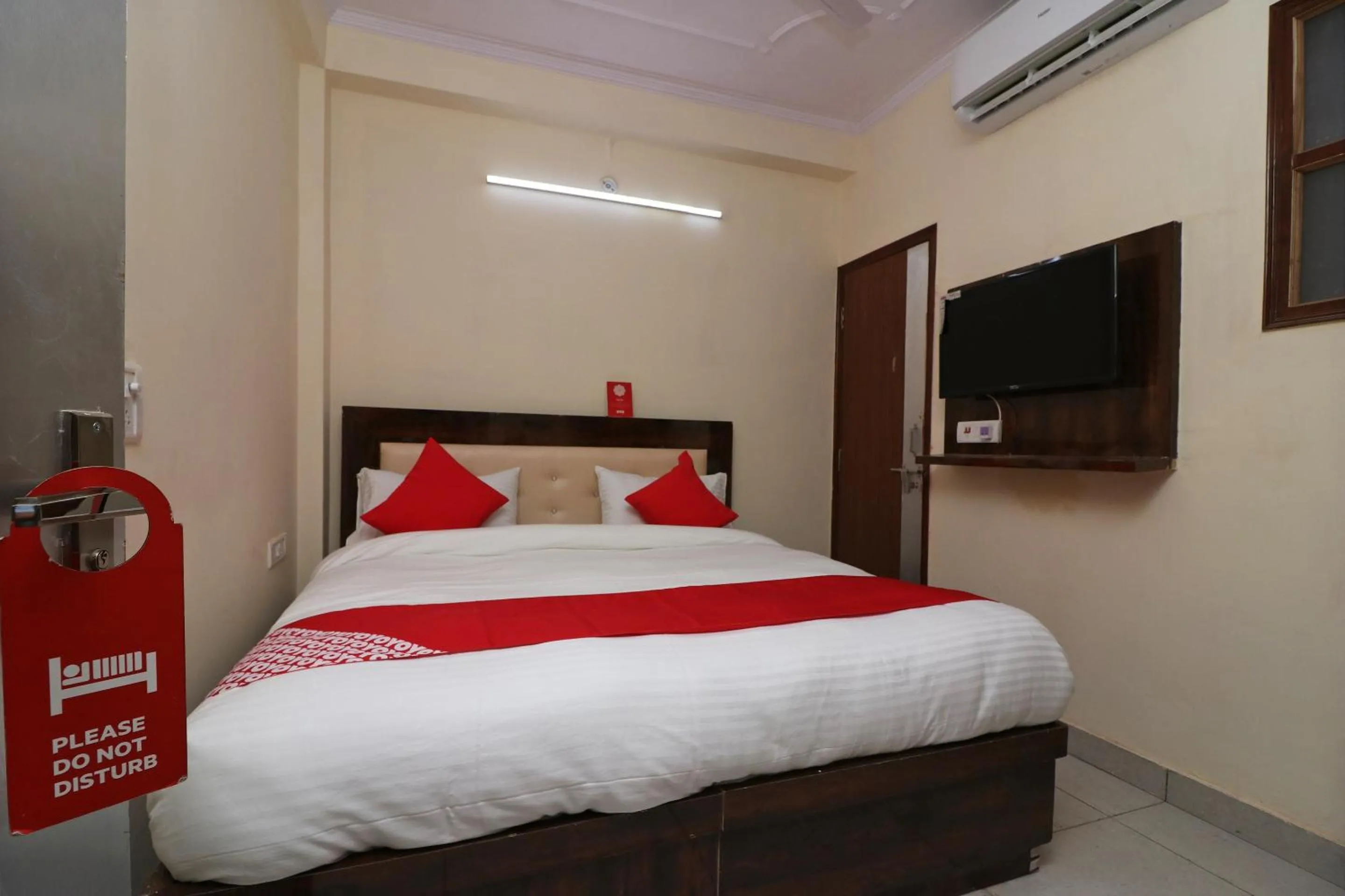 Bedroom, Bed in Hotel O Karan stay