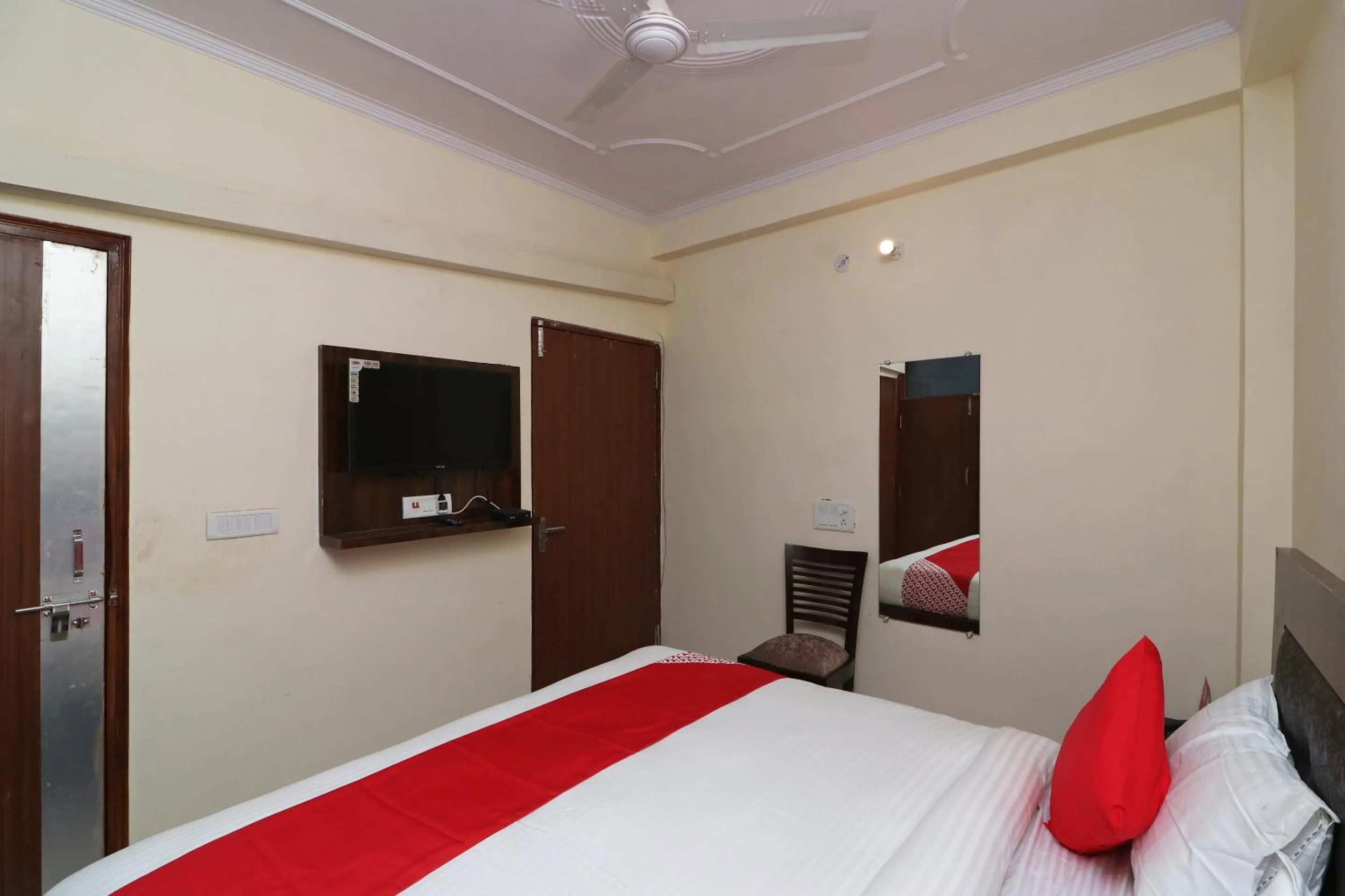 Bedroom, Bed in Hotel O Karan stay