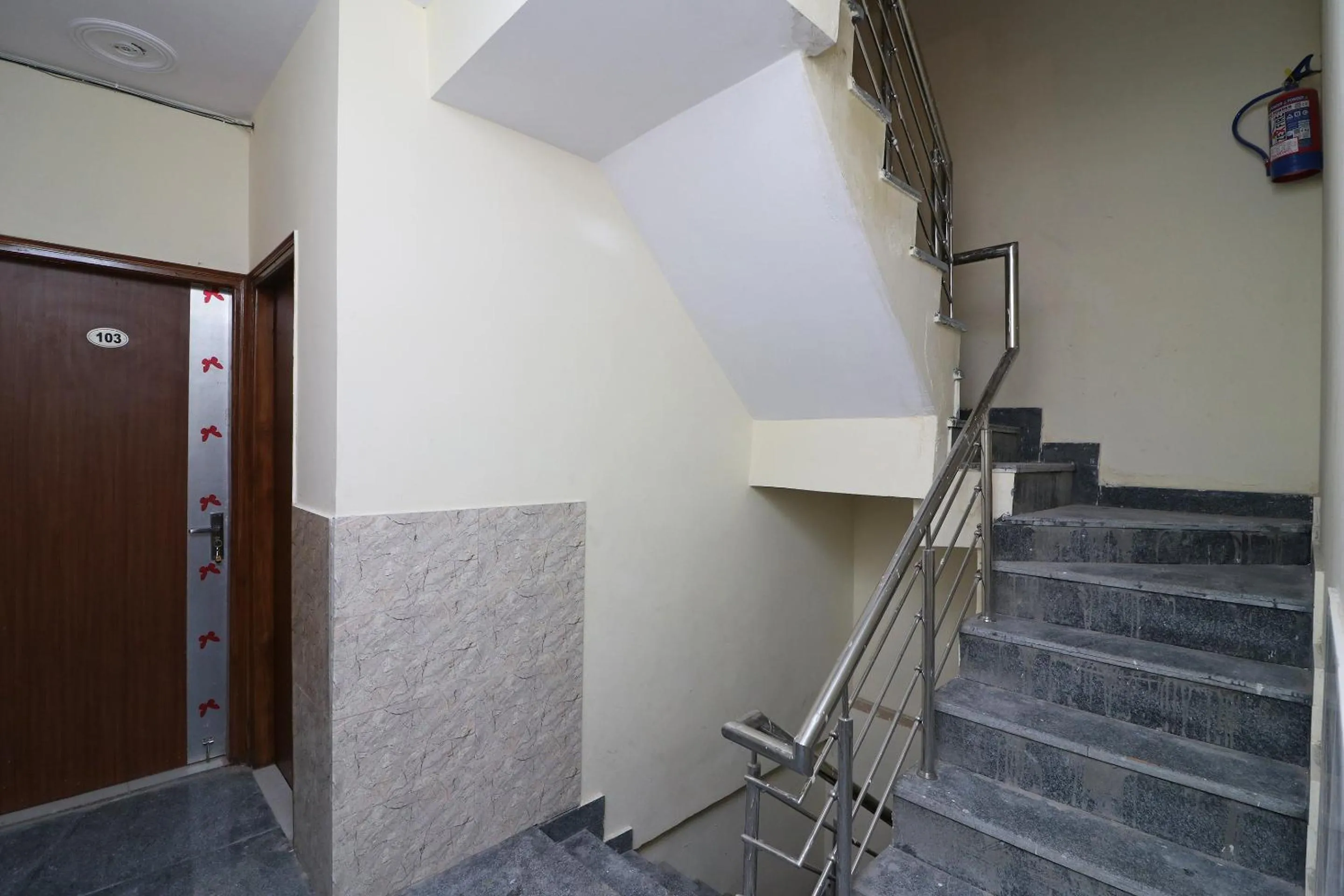 Lobby or reception in Hotel O Karan stay