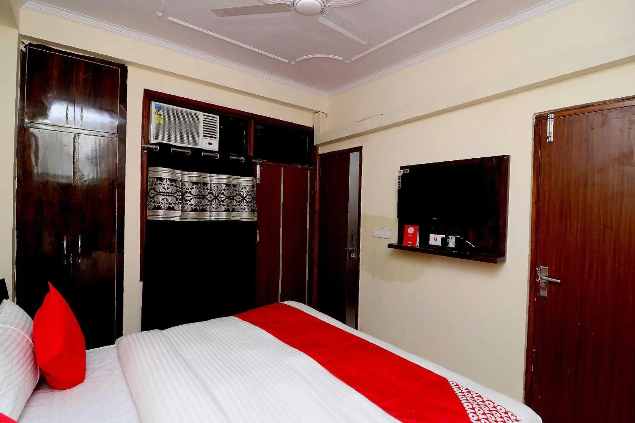 Bedroom, Bed in Hotel O Karan stay