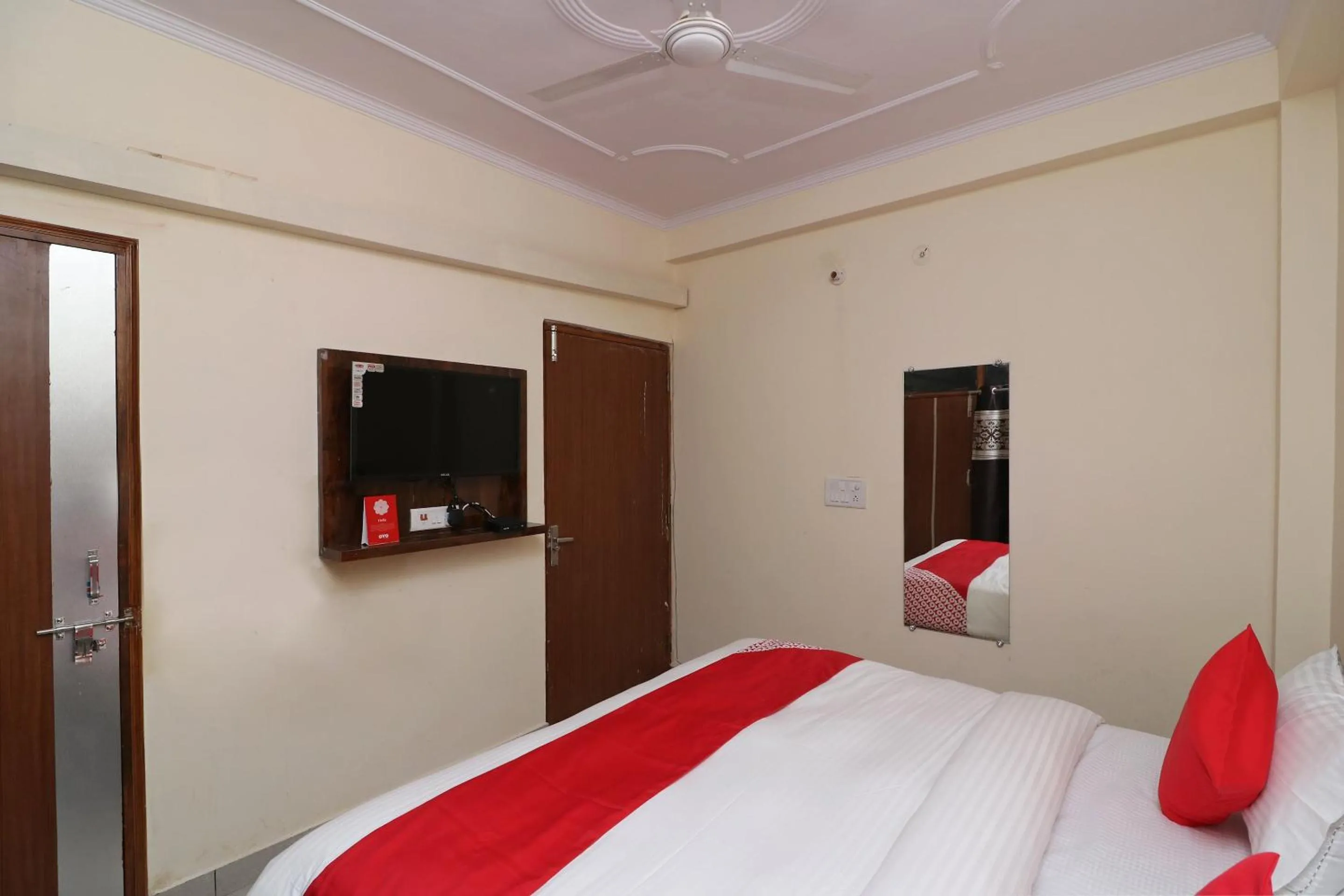 Bedroom, Bed in Hotel O Karan stay