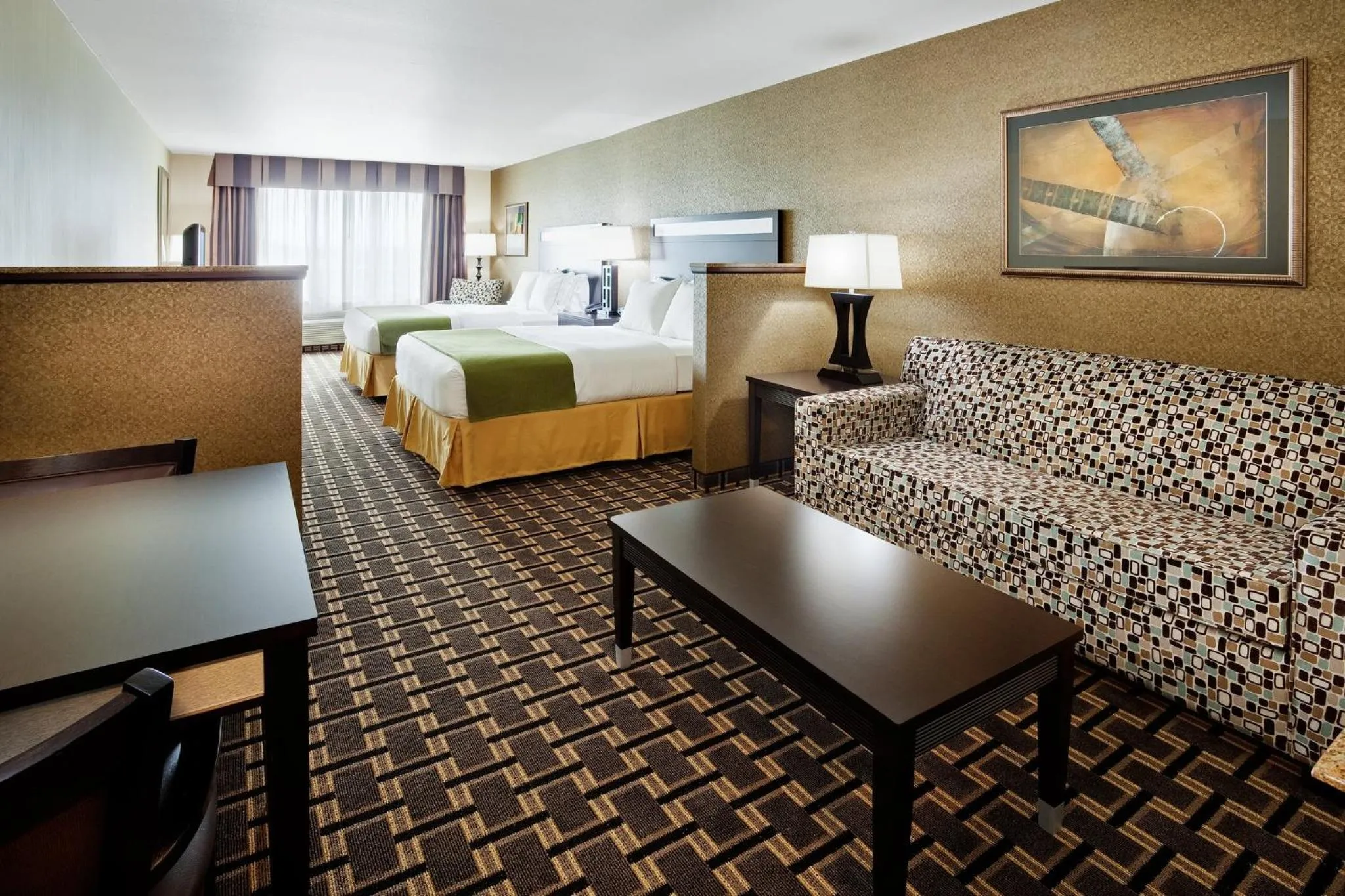 Photo of the whole room, Bed in Holiday Inn Express and Suites Limerick - Pottstown by IHG