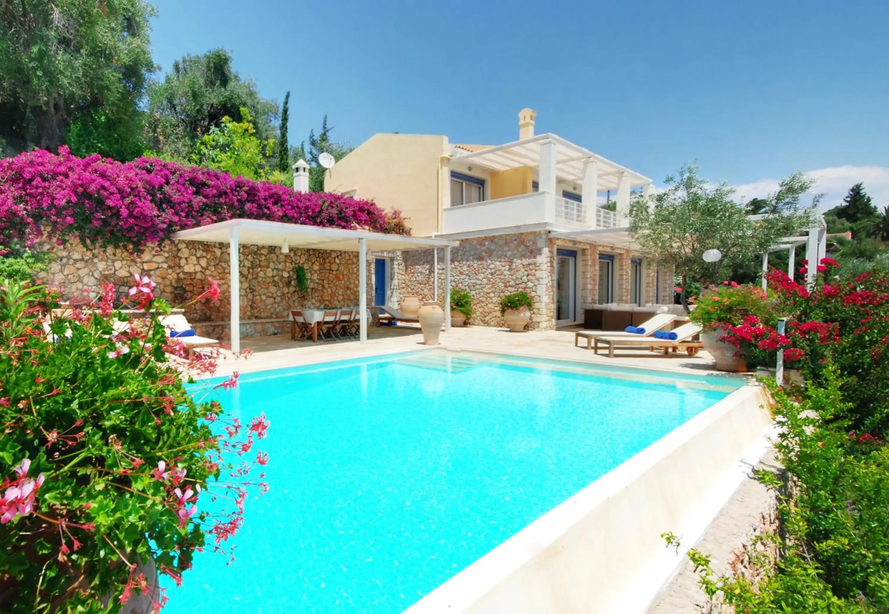 4-Bedroom Villa with Sea View and Private Pool in Corfu Luxury Villas 4-Bedroom Villa with Sea View and Private Pool in Corfu Luxury Villas