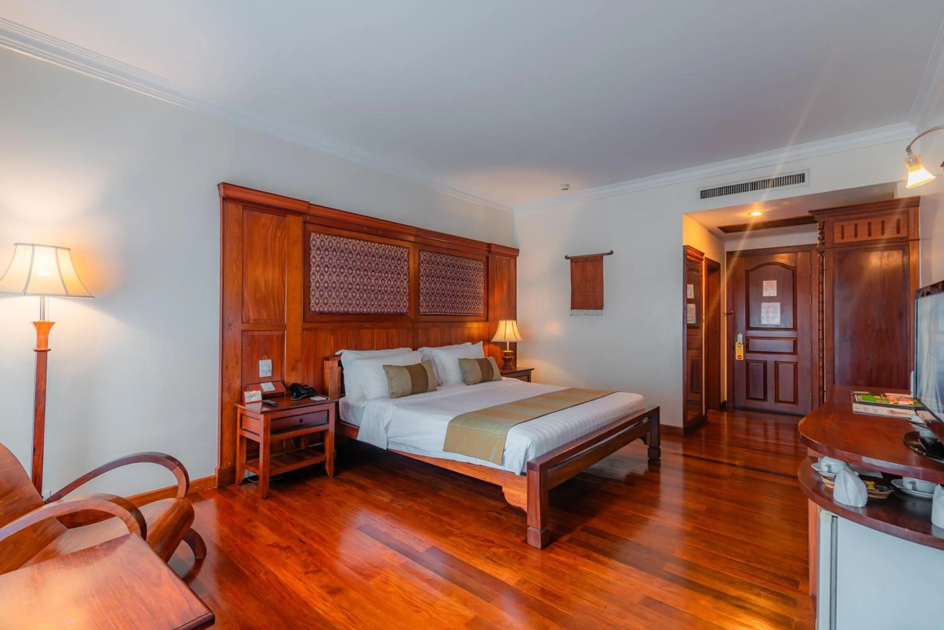 Photo of the whole room, Bed in Empress Residence Resort and Spa