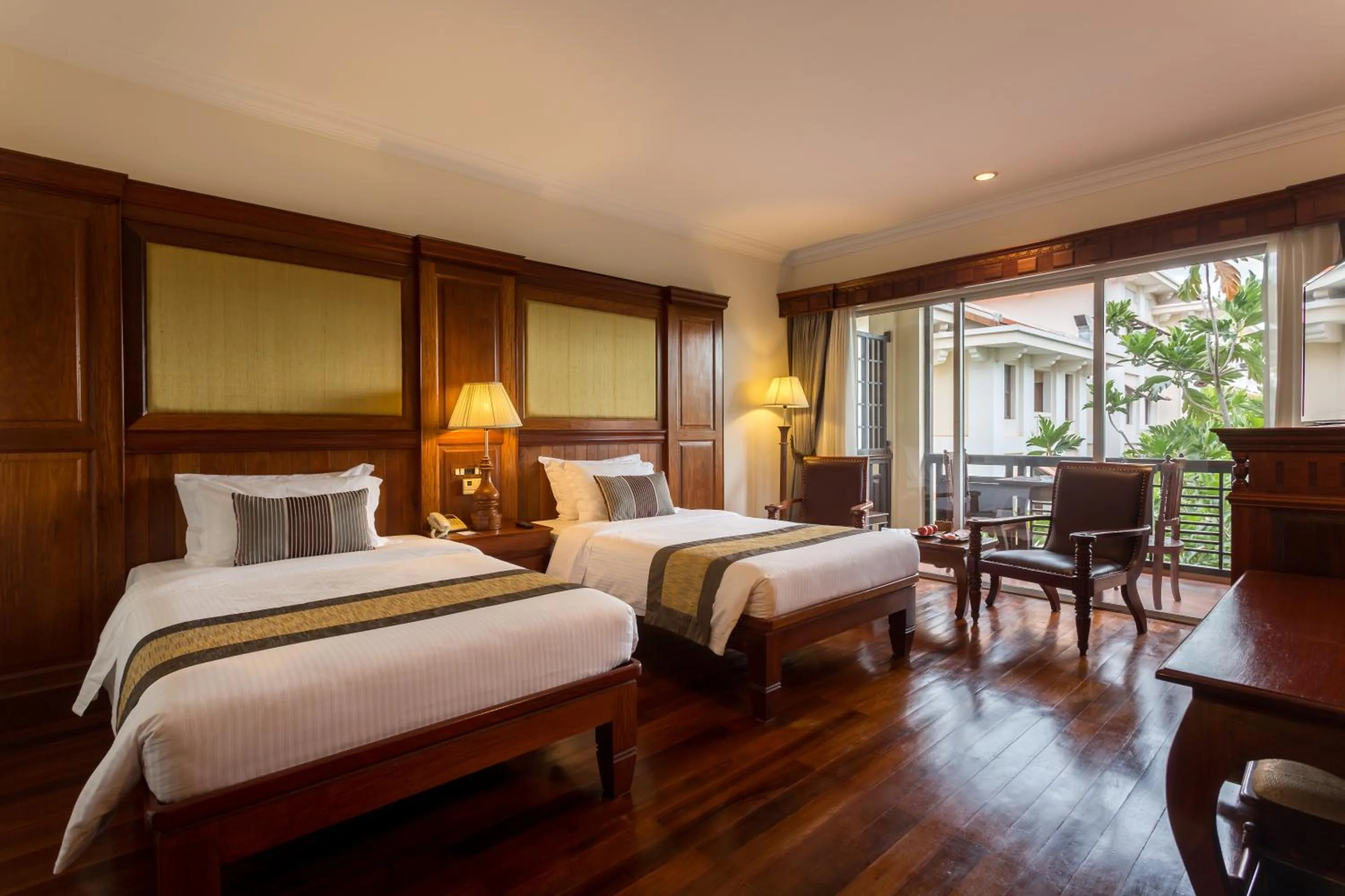 Photo of the whole room, Bed in Empress Residence Resort and Spa