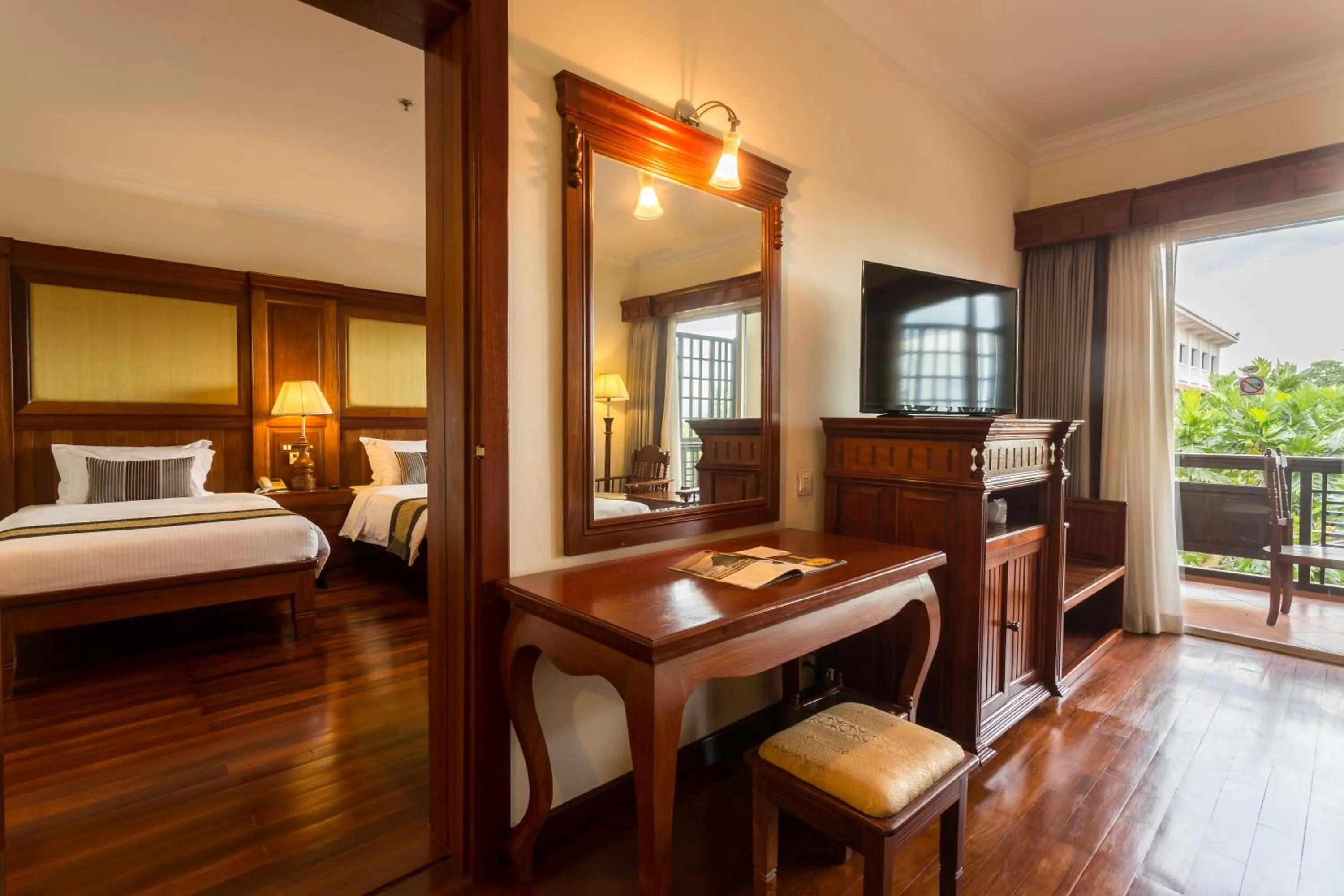 Photo of the whole room, Bed in Empress Residence Resort and Spa