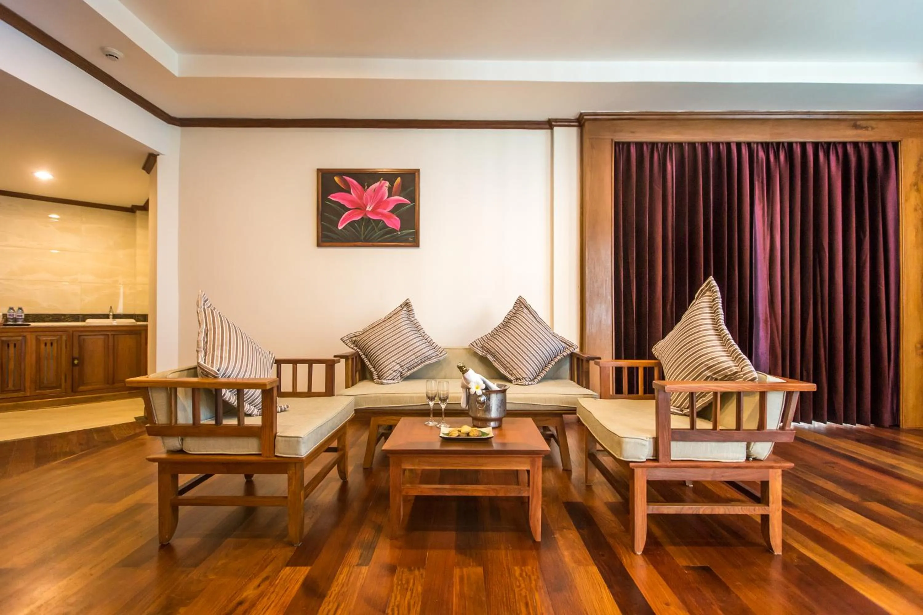 Living room in Empress Residence Resort and Spa