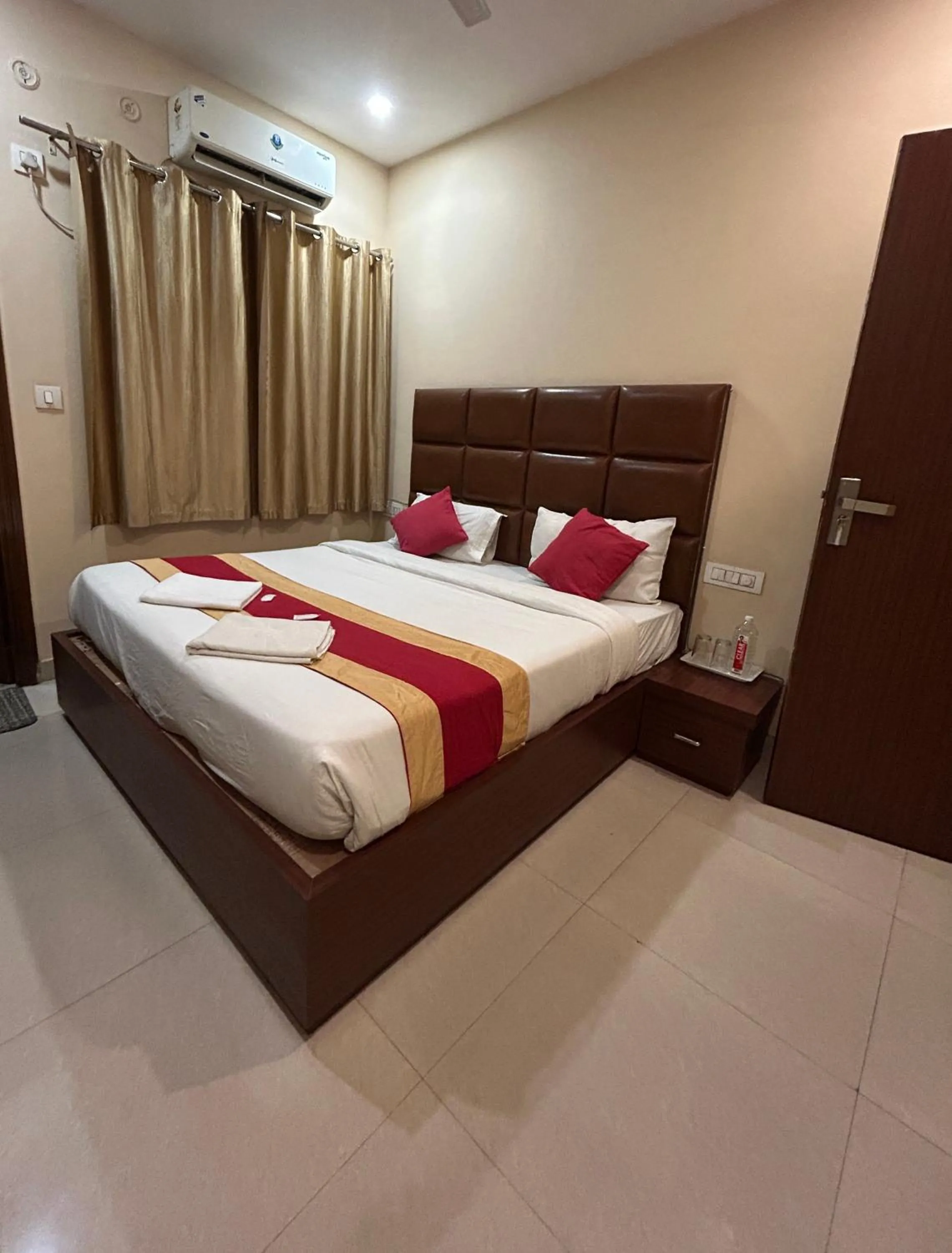 HOTEL DEV GANGA