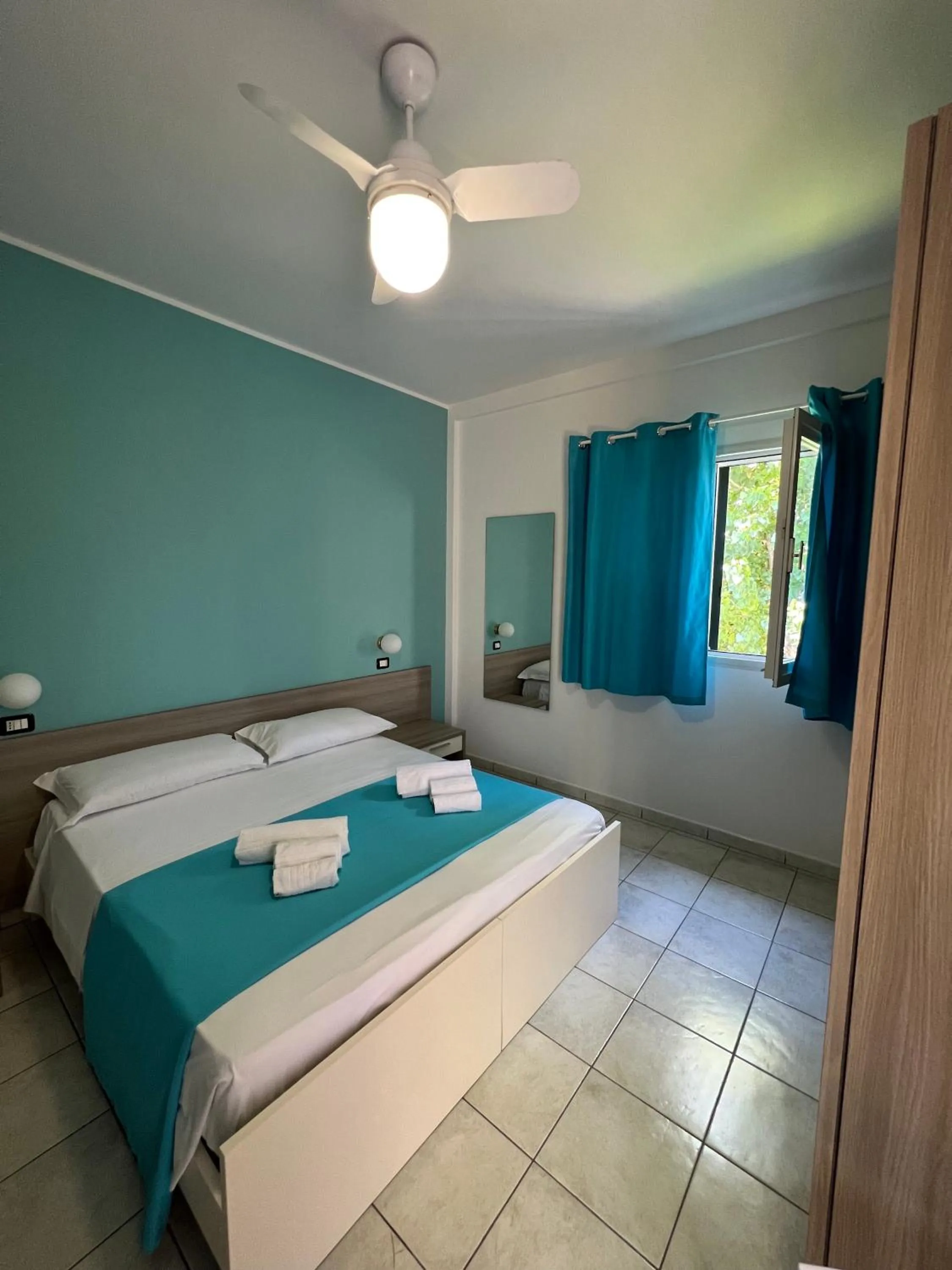 Bedroom, Bed in Hotel dei Bizantini & Villaggio Campo dei Messapi