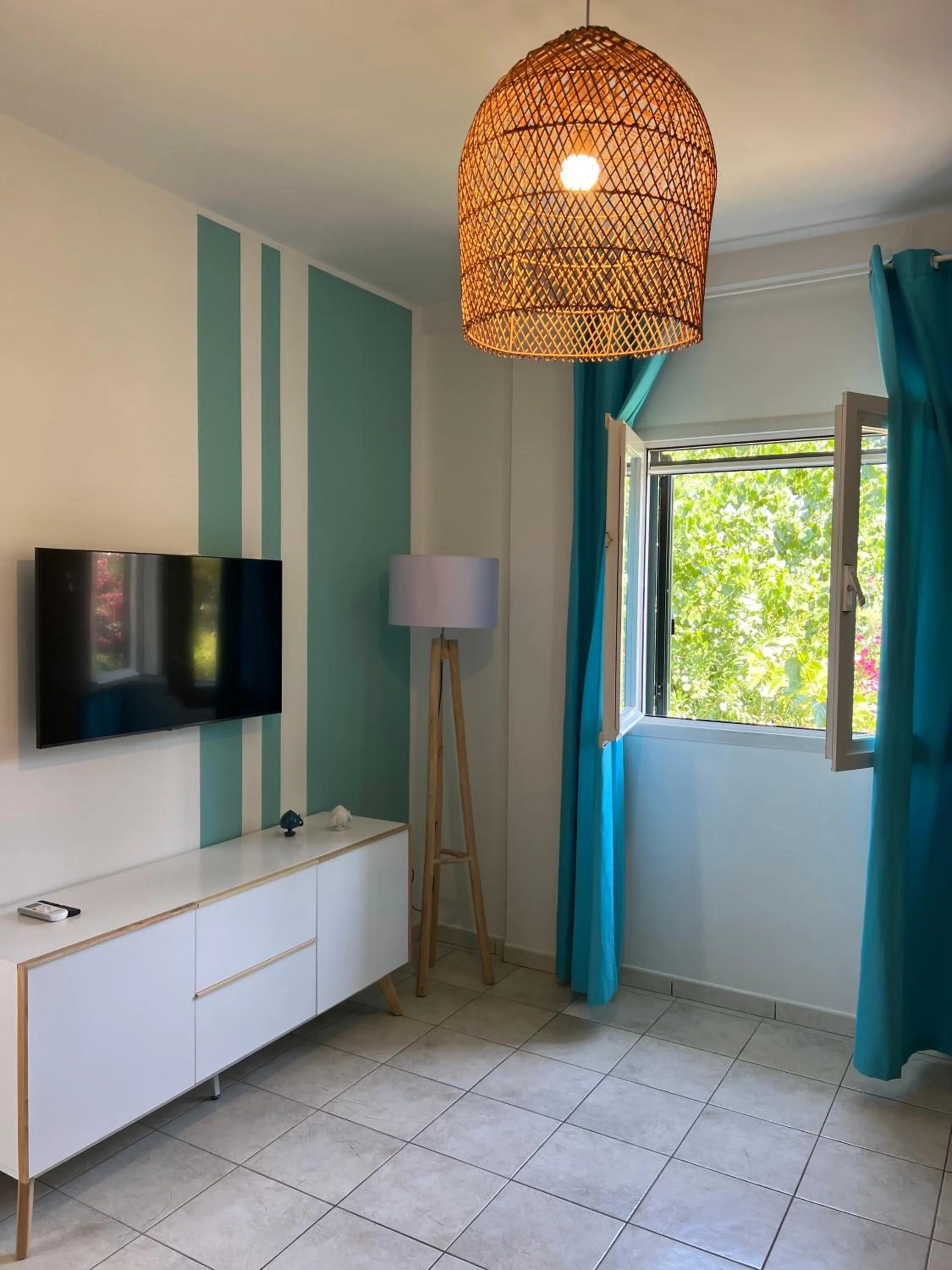 TV and multimedia in Hotel dei Bizantini & Villaggio Campo dei Messapi