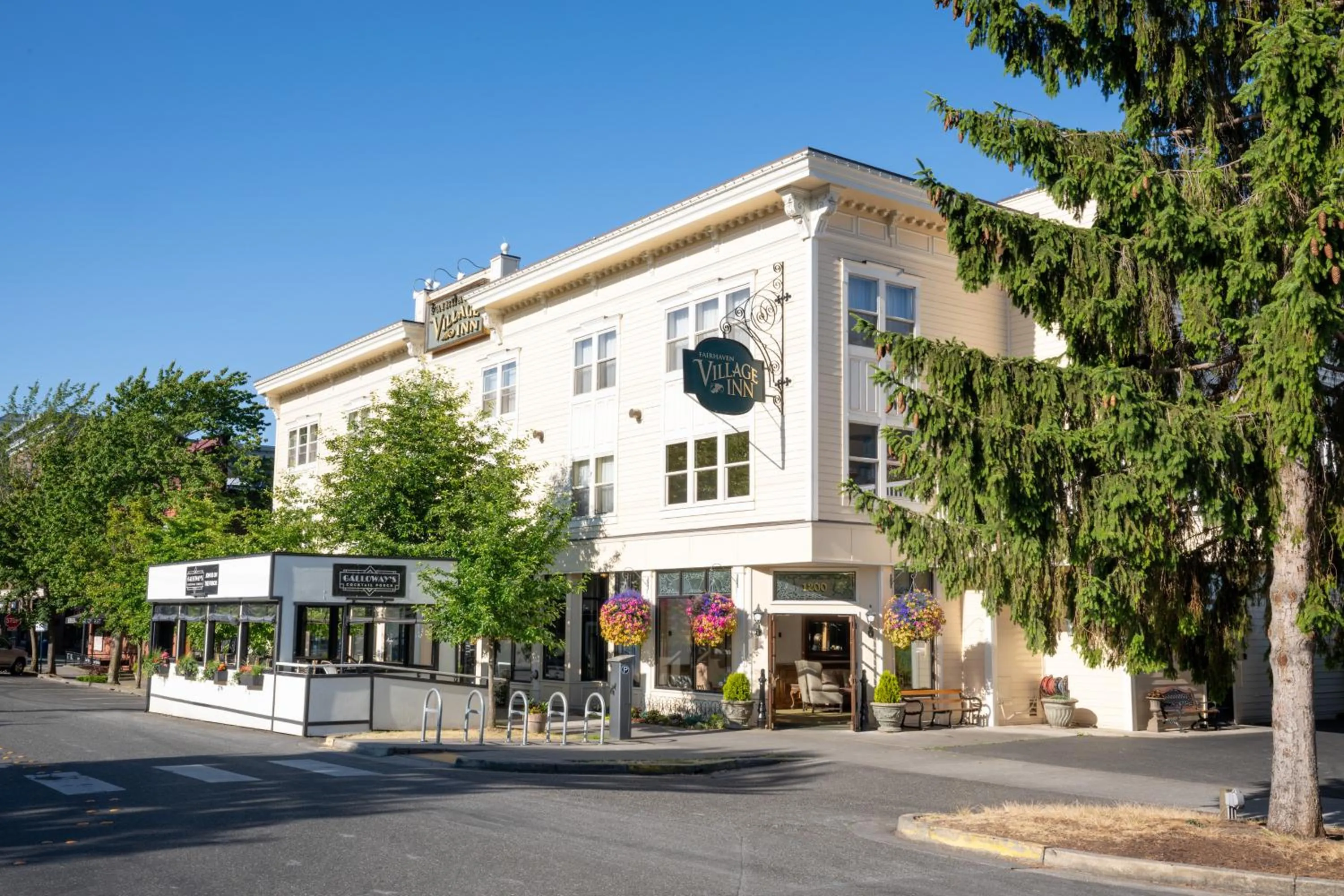 Fairhaven Village Inn