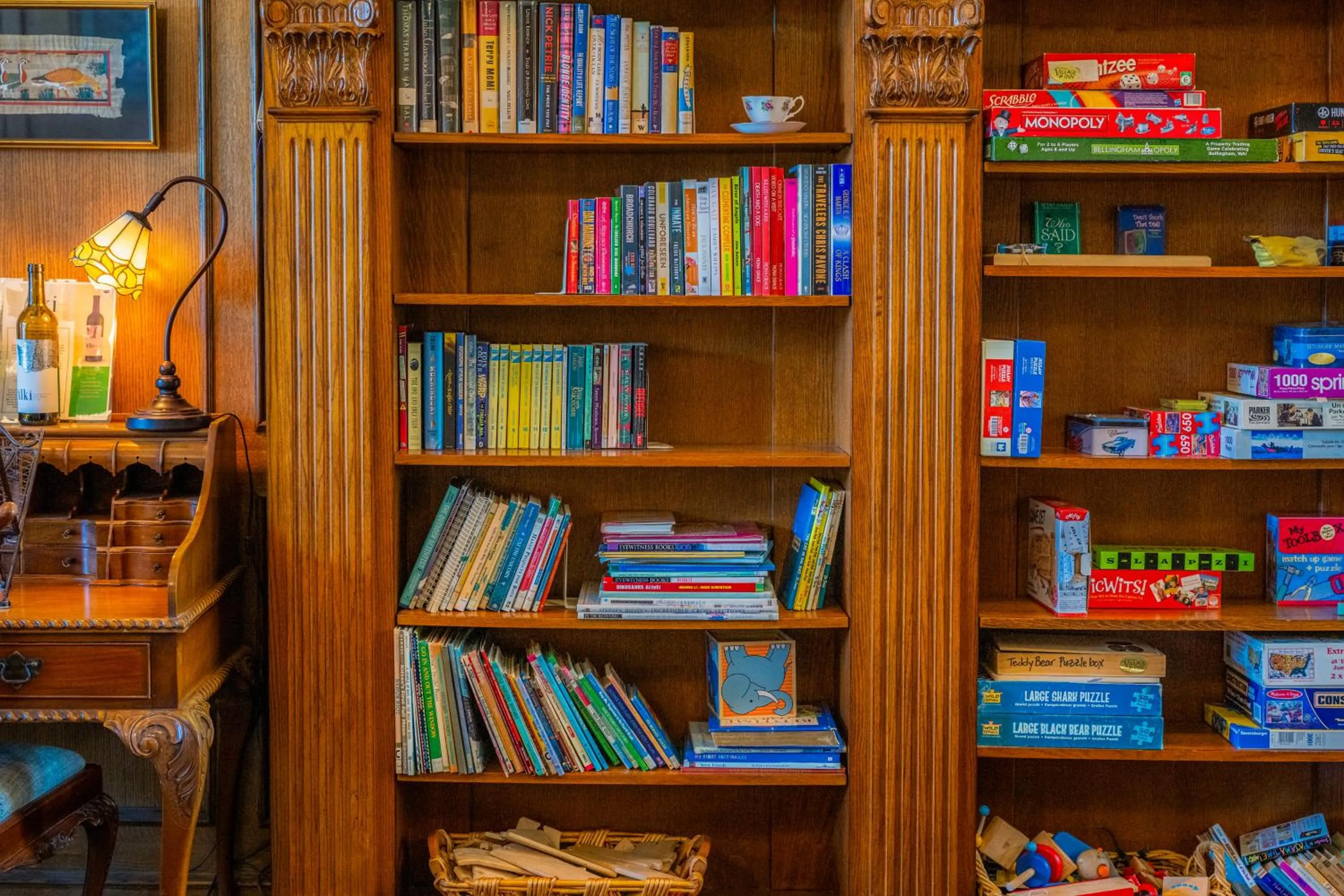 Library in Fairhaven Village Inn