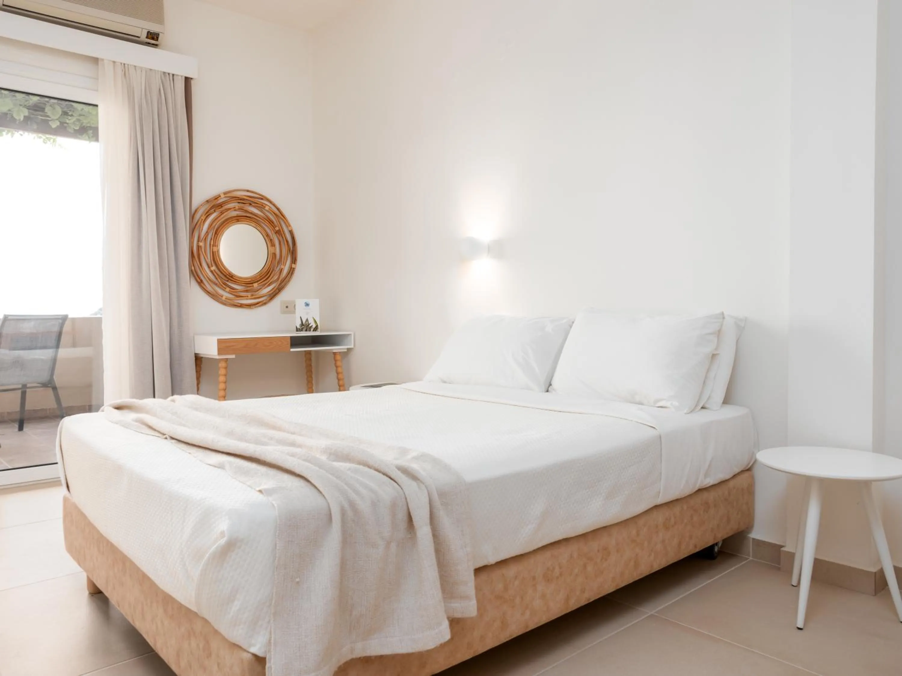 Bedroom, Bed in Paralos The Maxine Adults Only