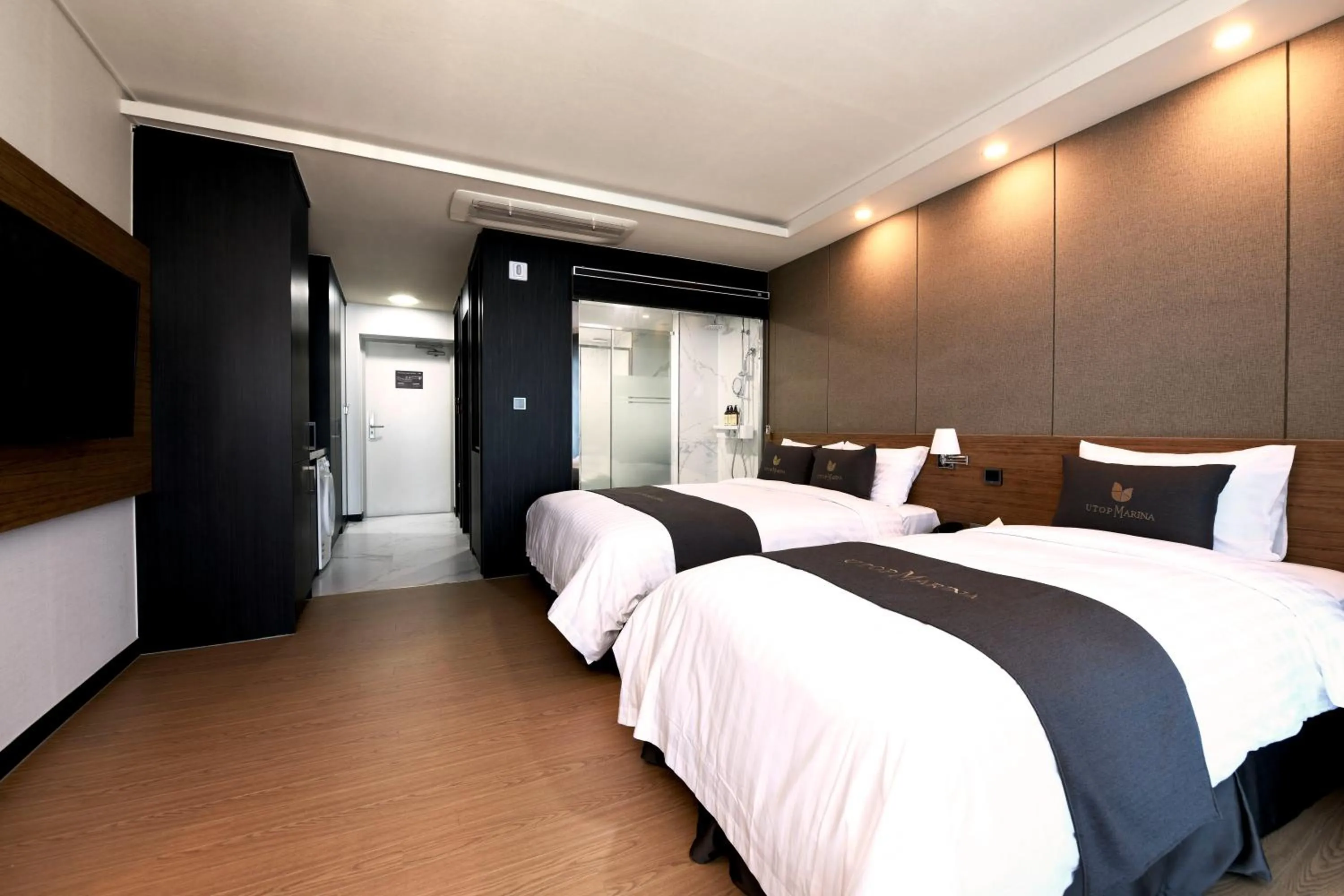 Bed in Utop Marina Hotel & Resort