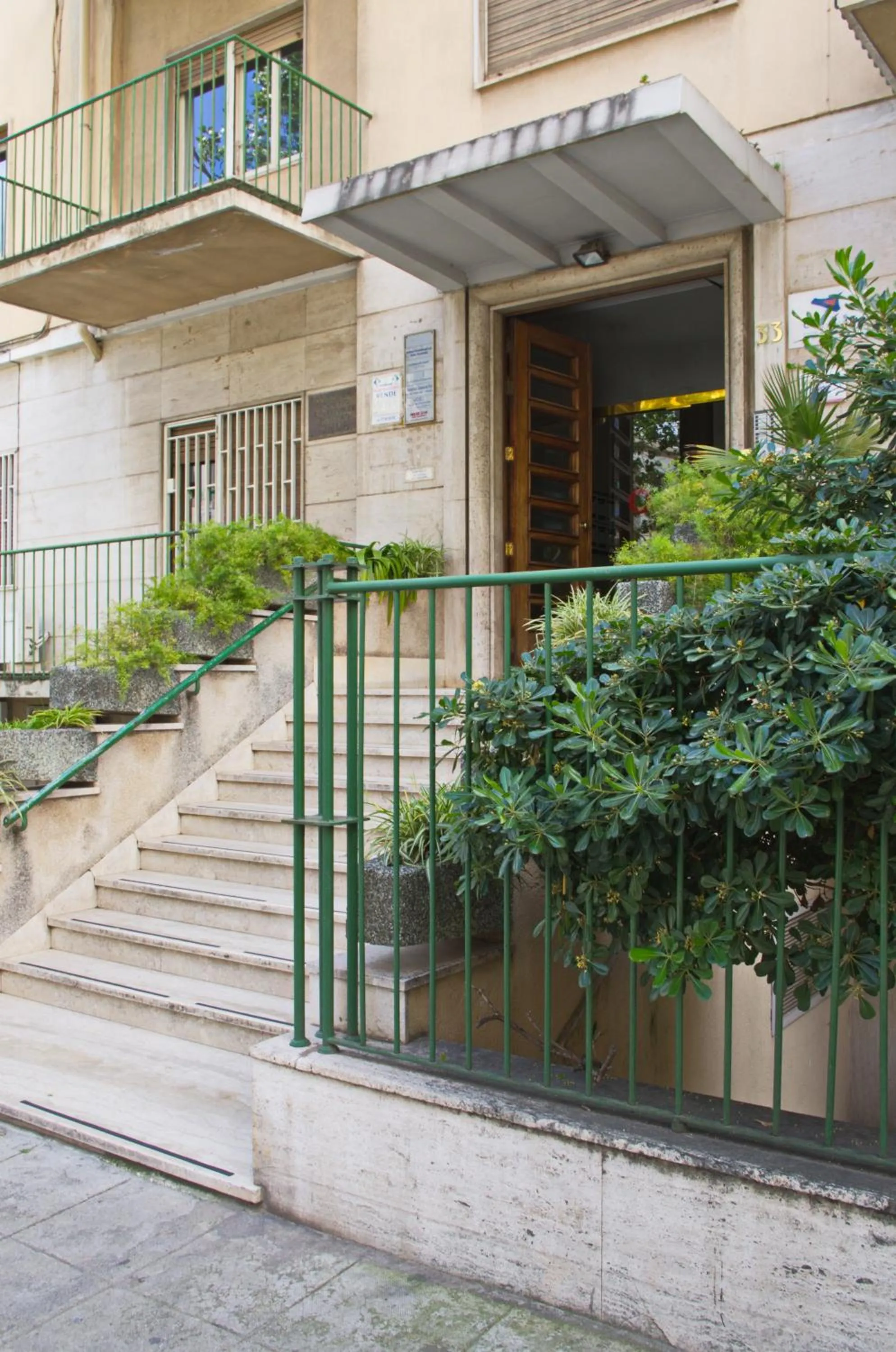 Facade/entrance in Olivarooms