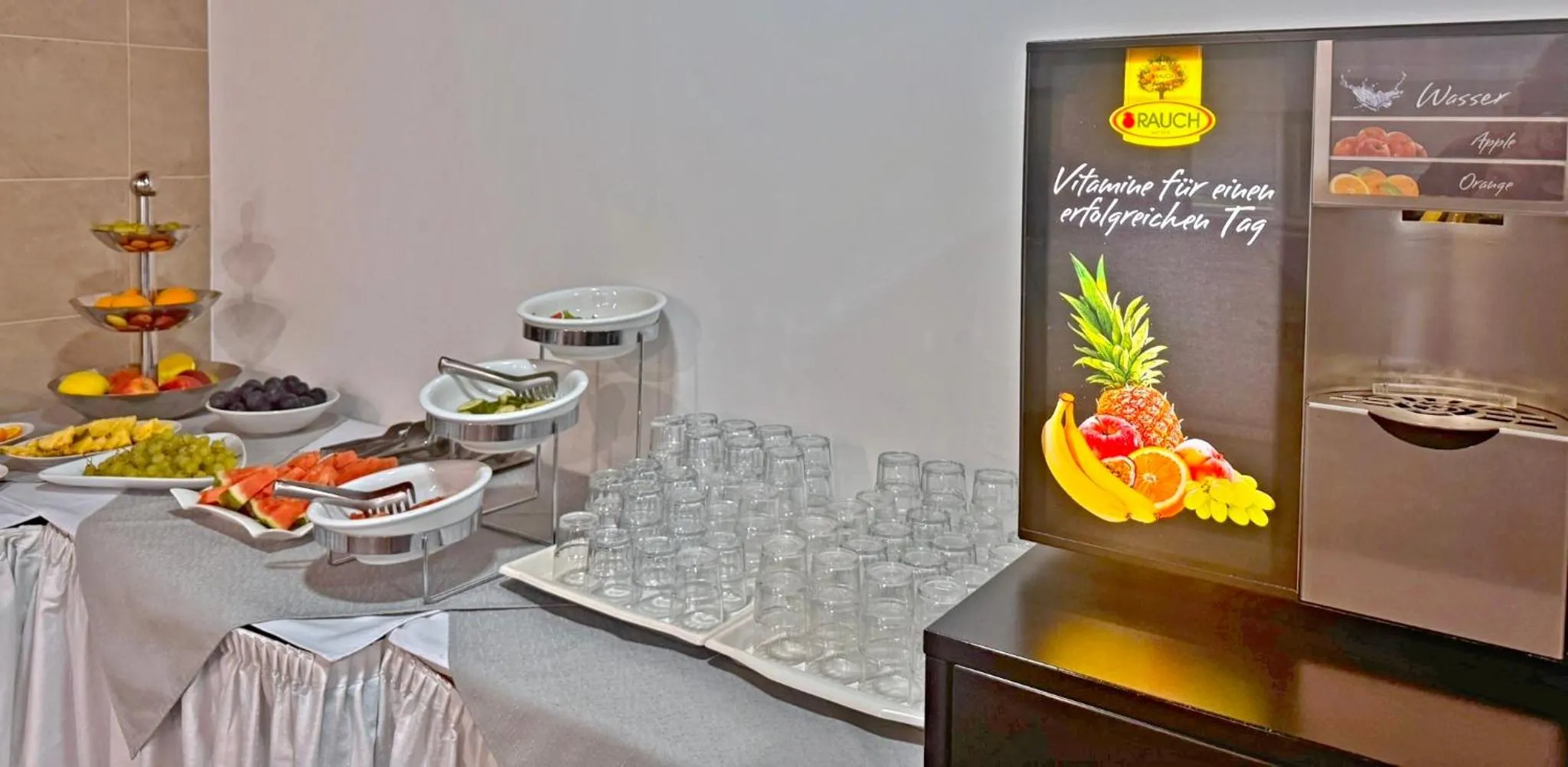 Restaurant/places to eat in PATRIA HOTEL