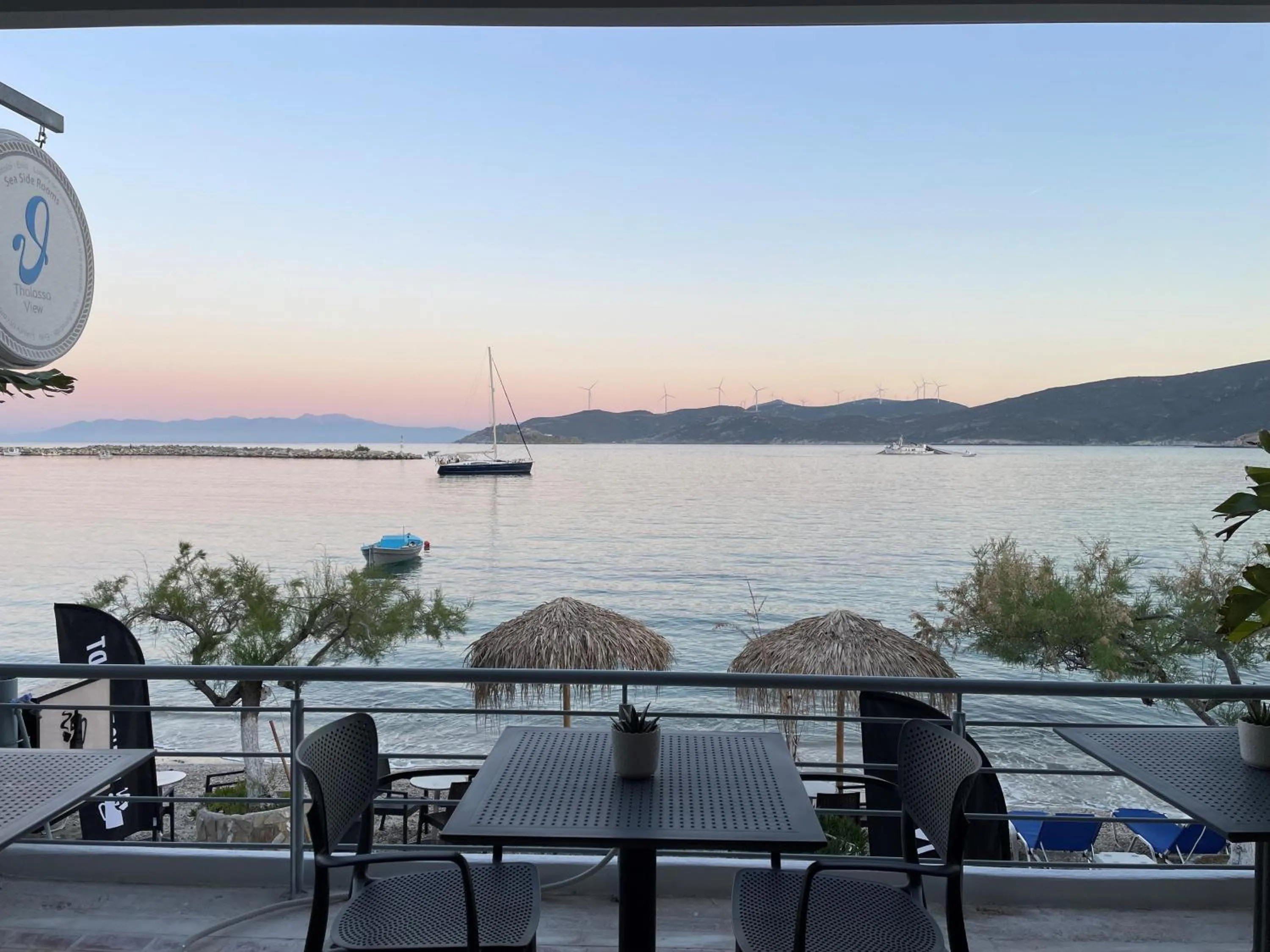 Dining area in Thalassa view