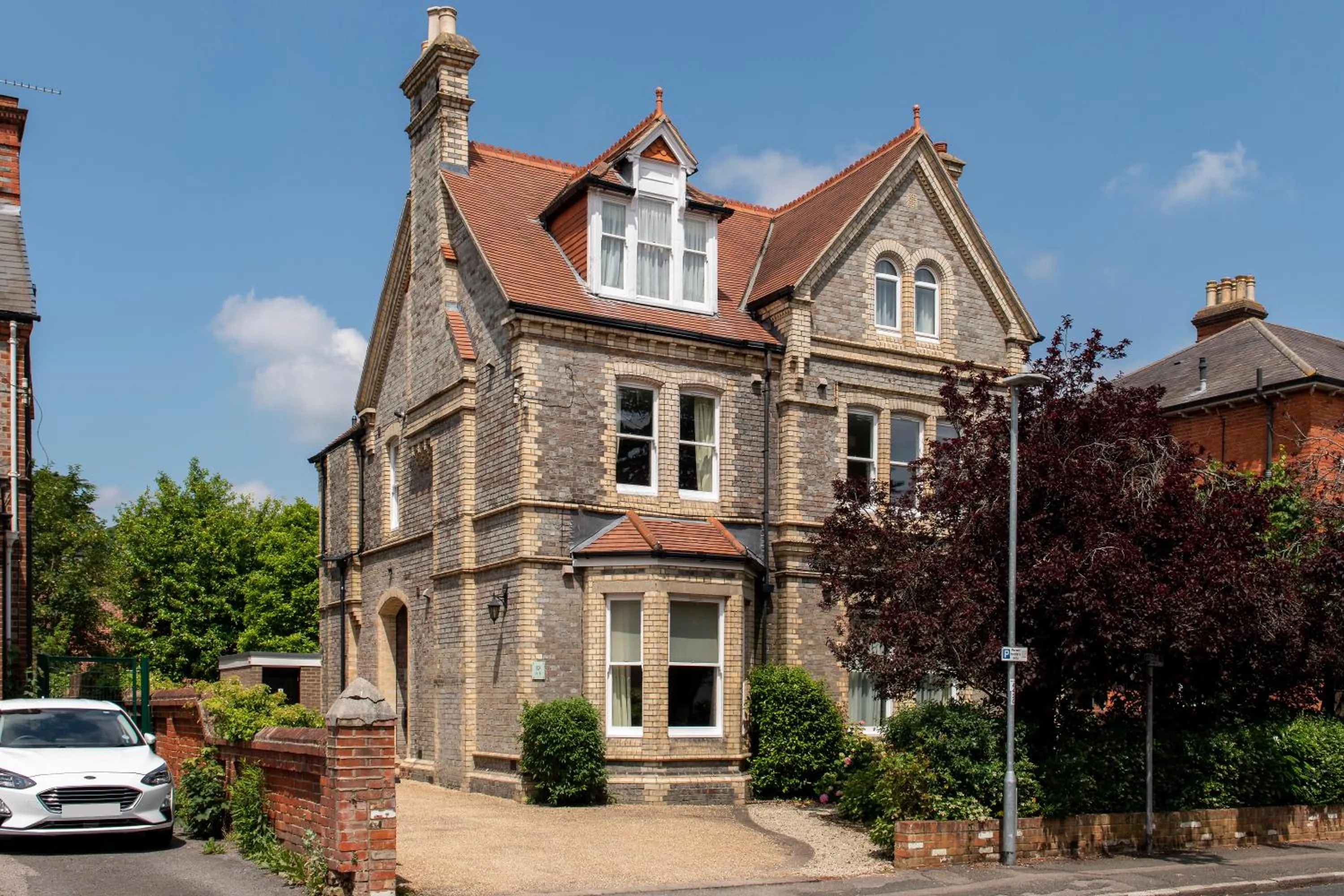 Property building in SACO Reading Castle Crescent