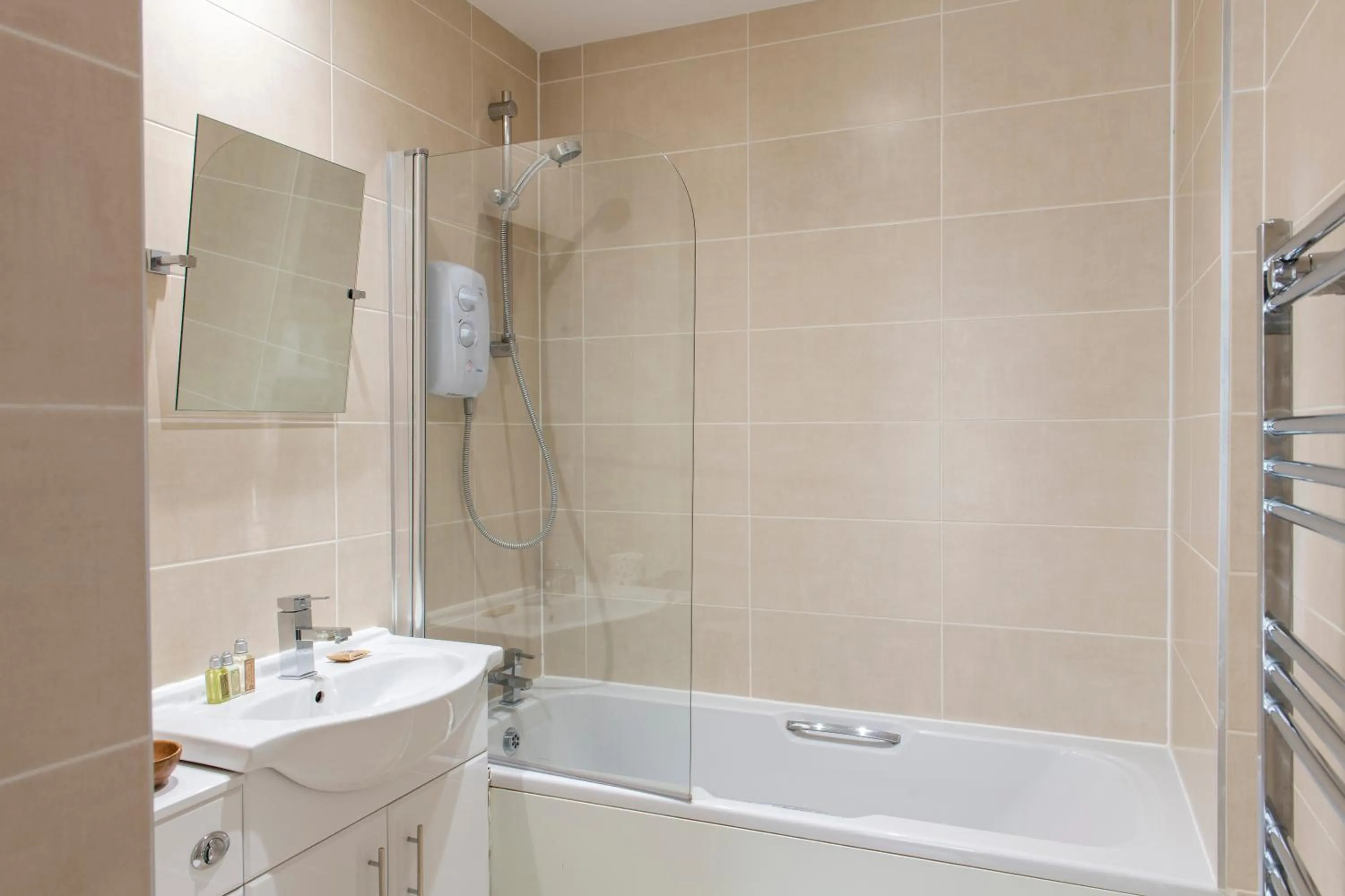 Bathroom in SACO Reading Castle Crescent