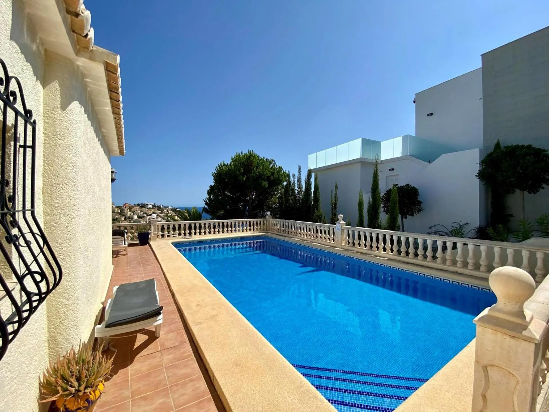 Swimming pool in Villa Melissa