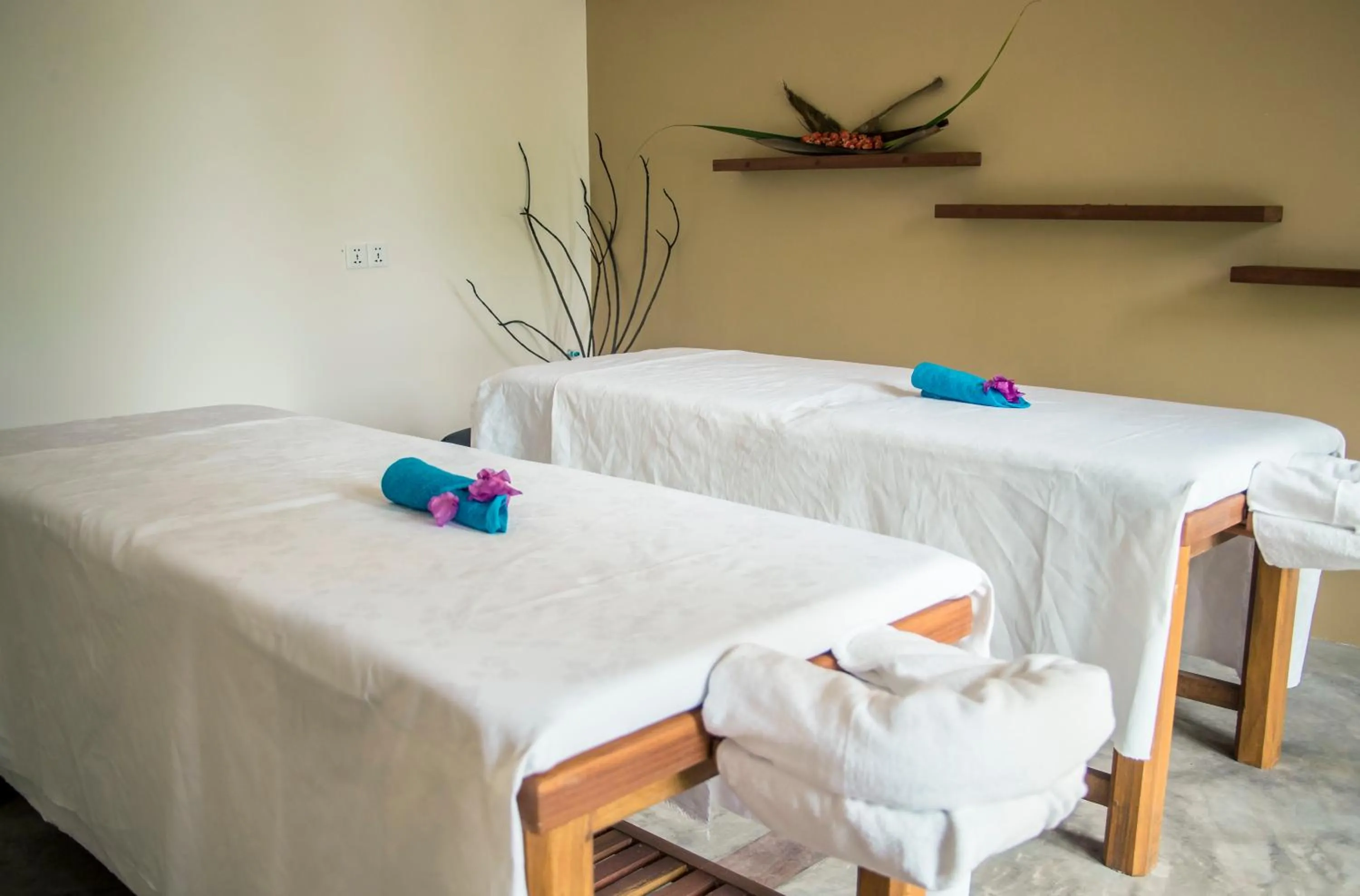 Spa and wellness centre/facilities, Bed in Hondaafushi Island Resort
