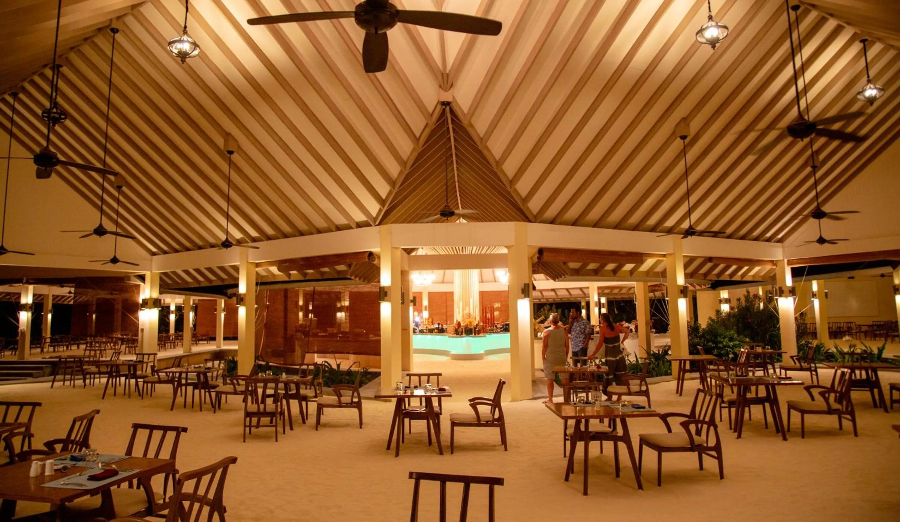 Restaurant/places to eat in Hondaafushi Island Resort
