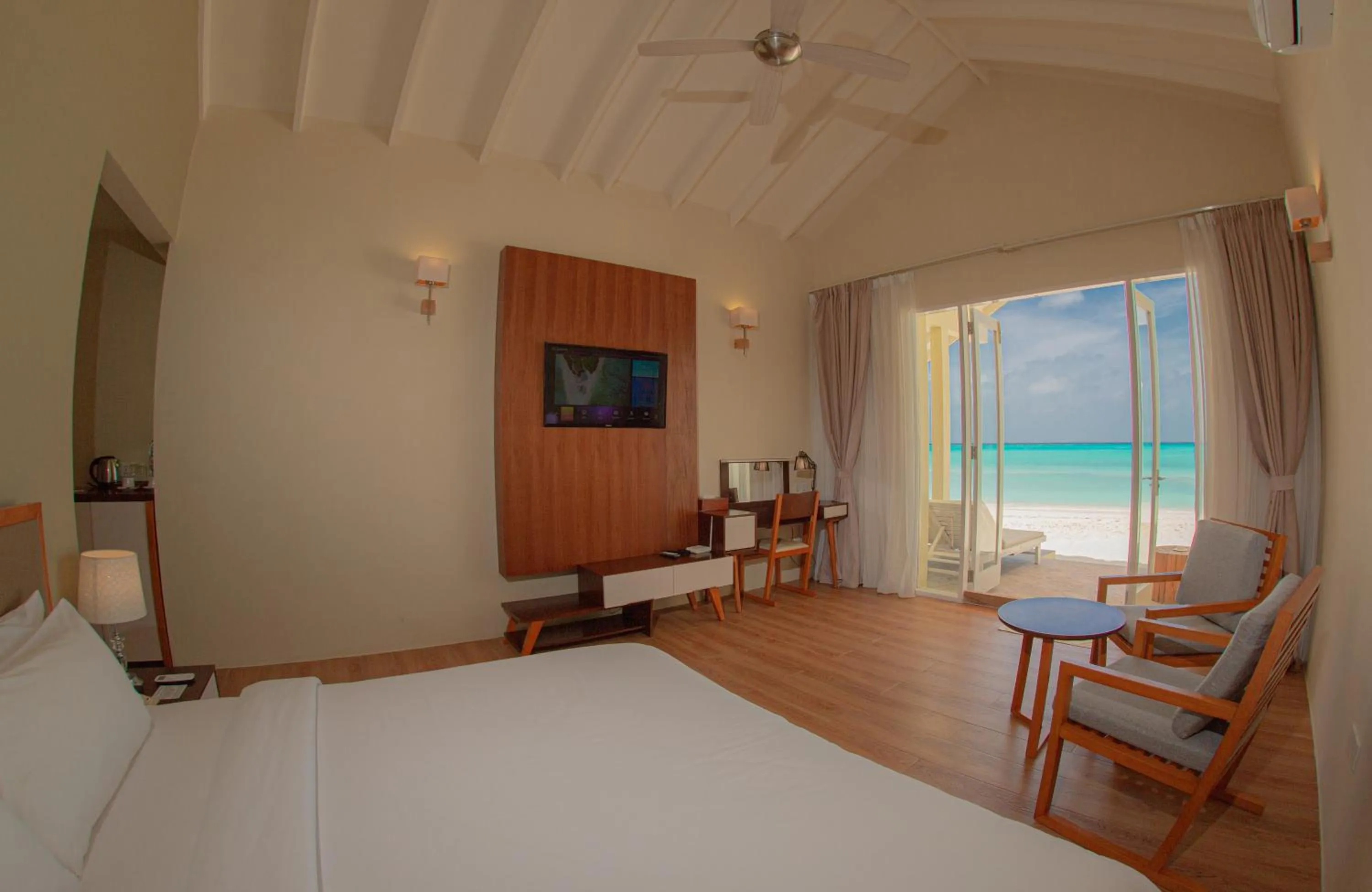 Bed in Hondaafushi Island Resort