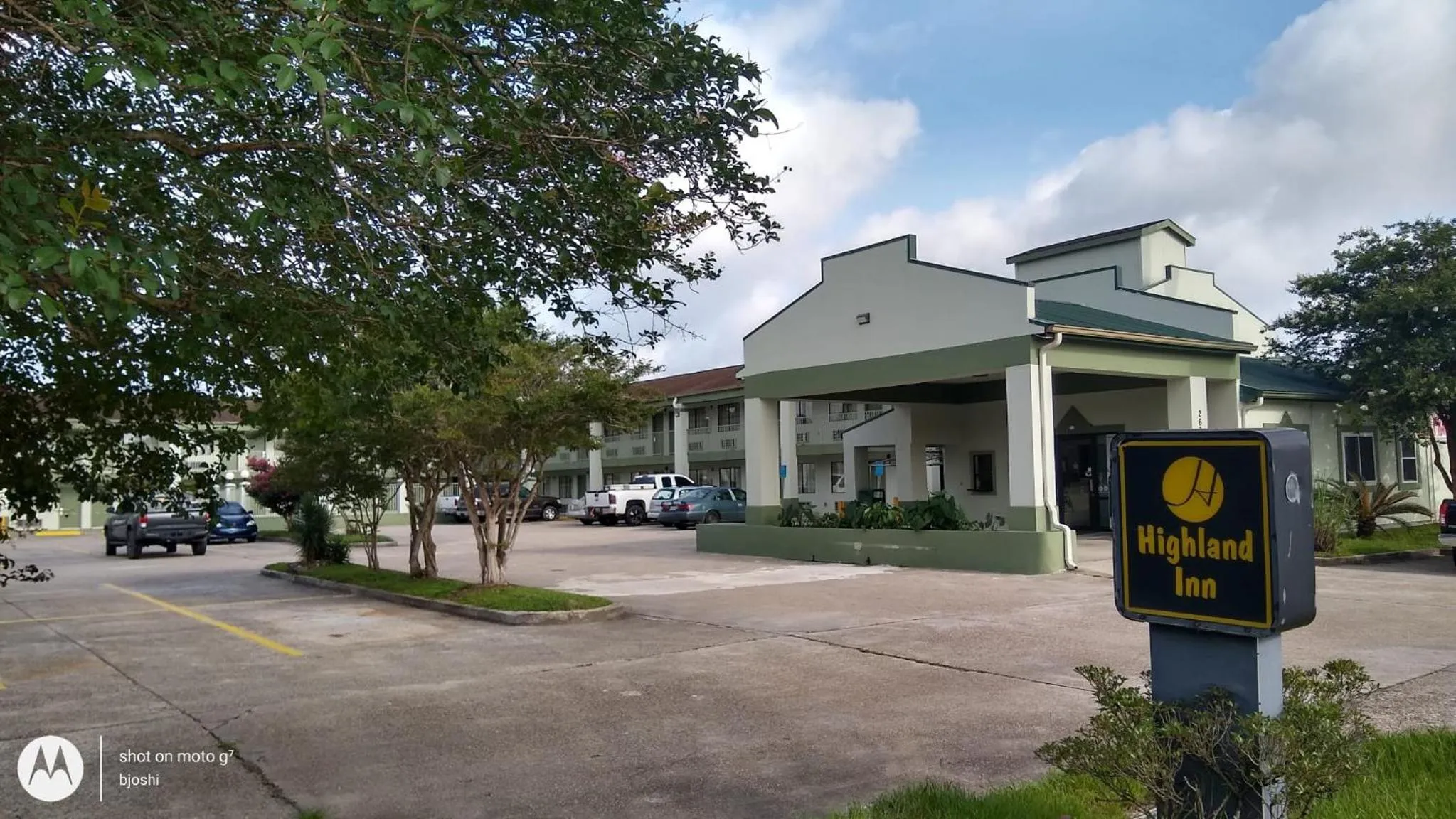 Property building in Highland Inn Denham Springs Baton Rouge East