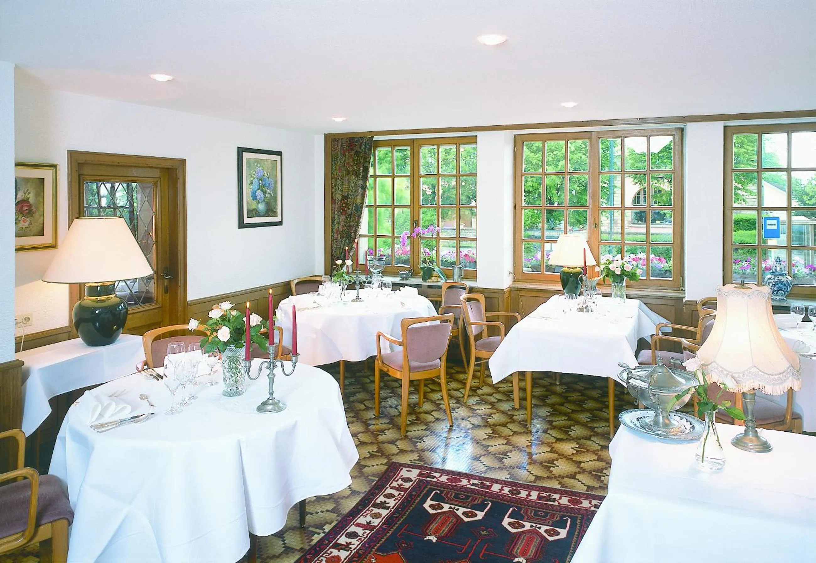 Restaurant/places to eat in Hotel Kinnen