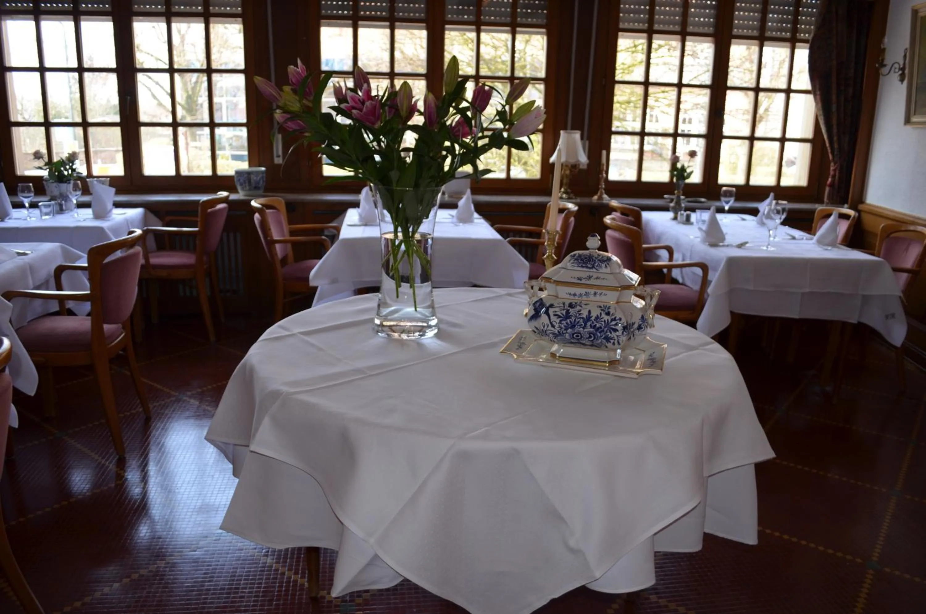 Restaurant/places to eat in Hotel Kinnen