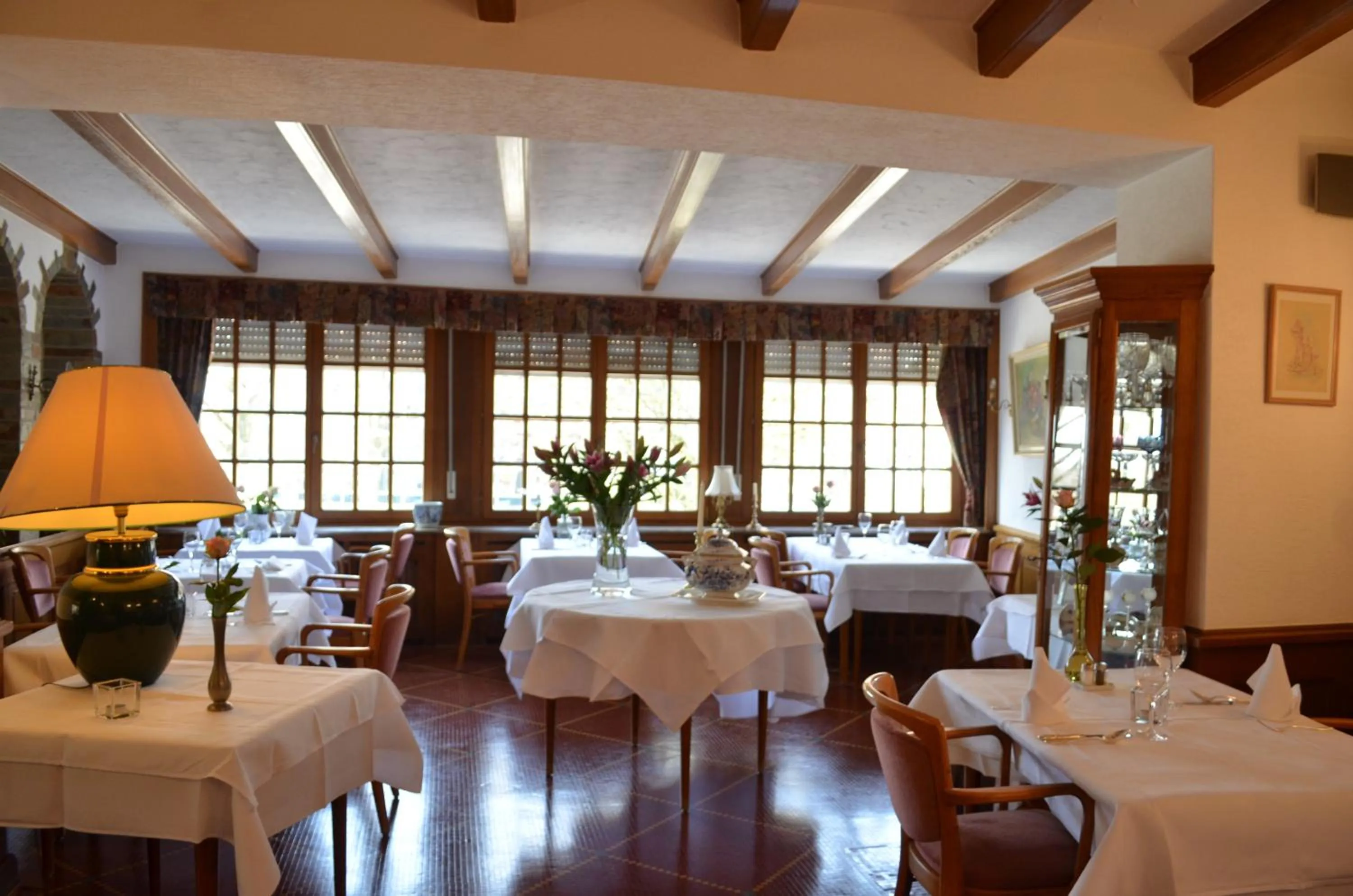 Restaurant/places to eat in Hotel Kinnen