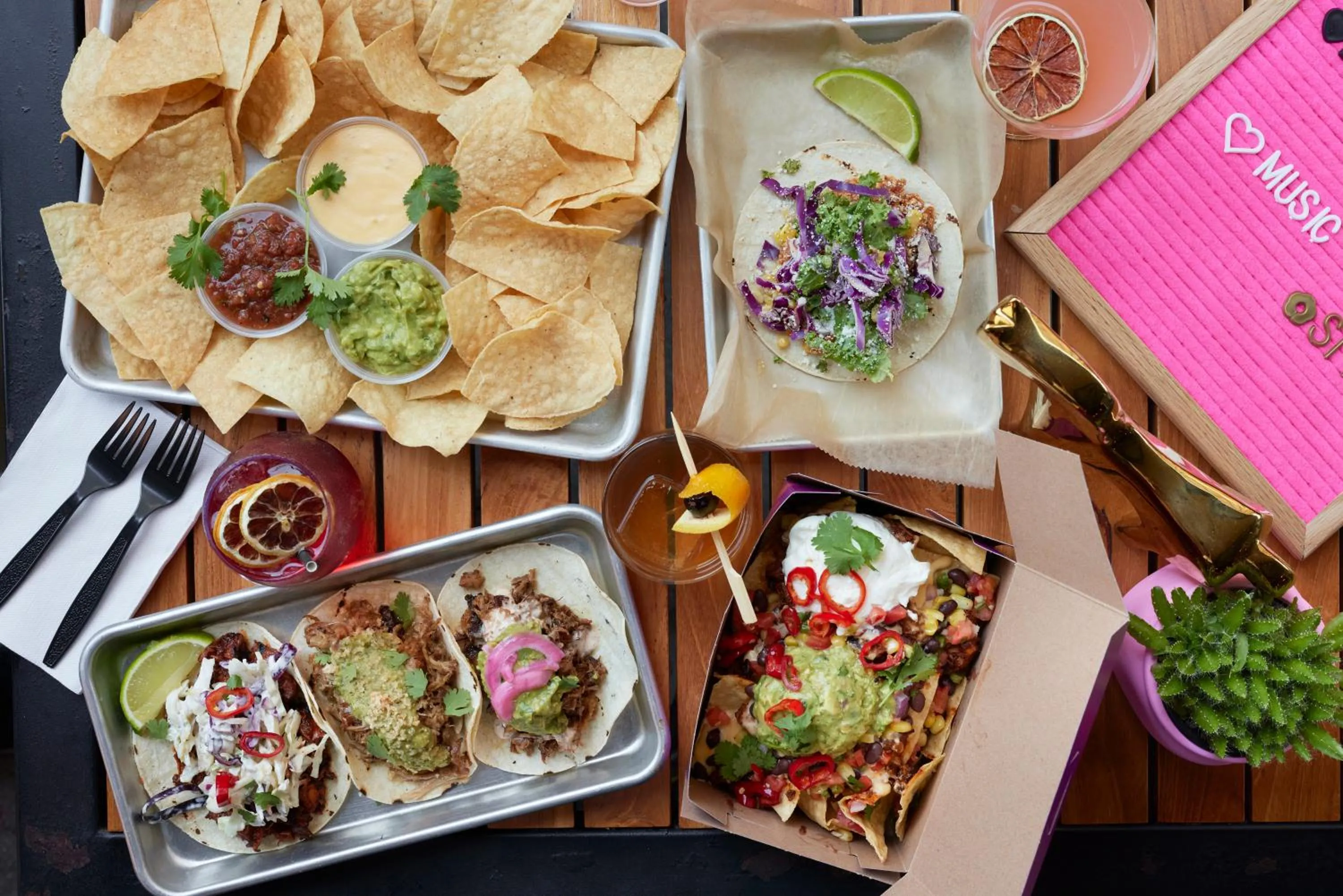 Restaurant/places to eat in Moxy Louisville Downtown