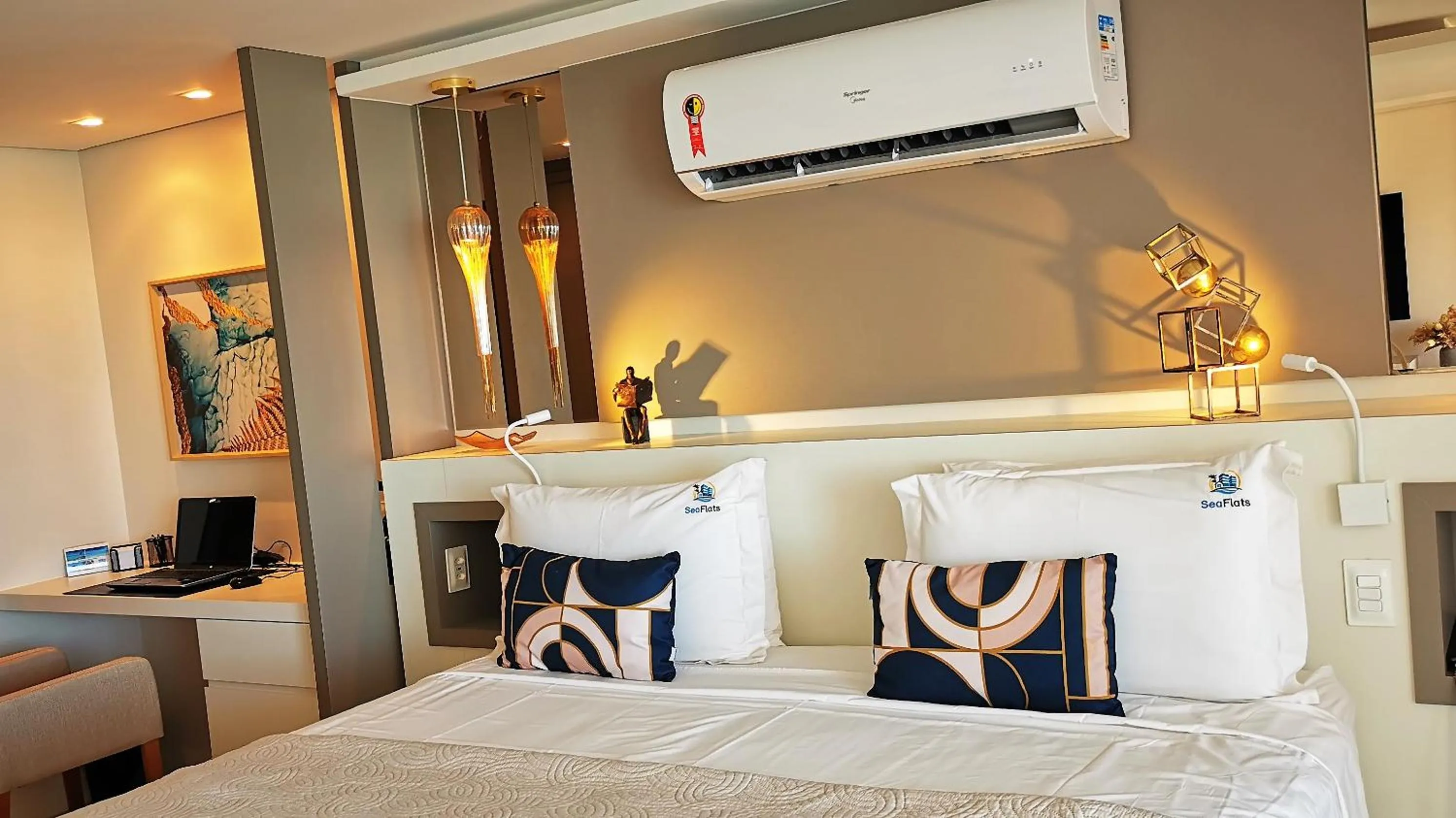 Bedroom, Bed in Seaflats Iate Plaza Hotel