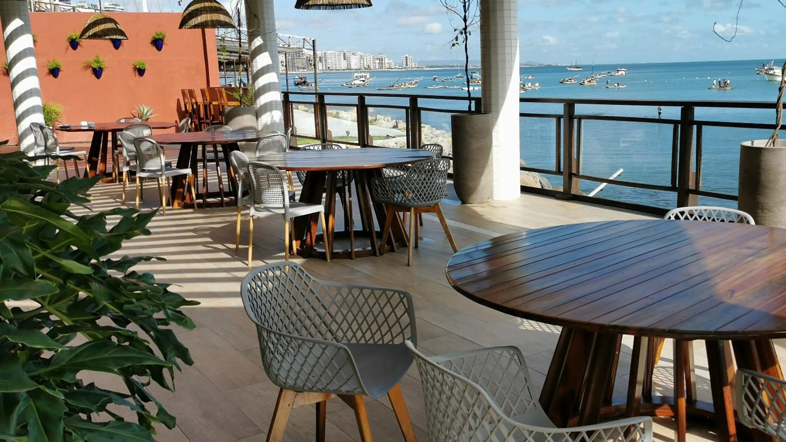 Property building in Seaflats Iate Plaza Hotel