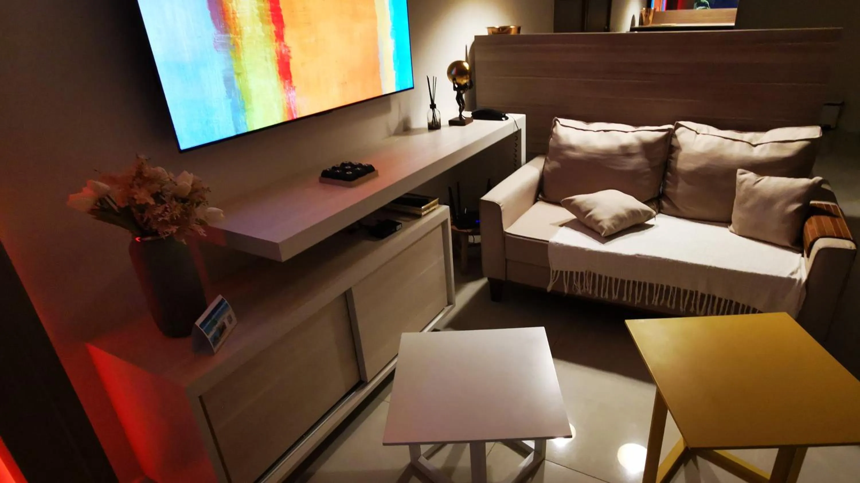 TV and multimedia in Seaflats Iate Plaza Hotel