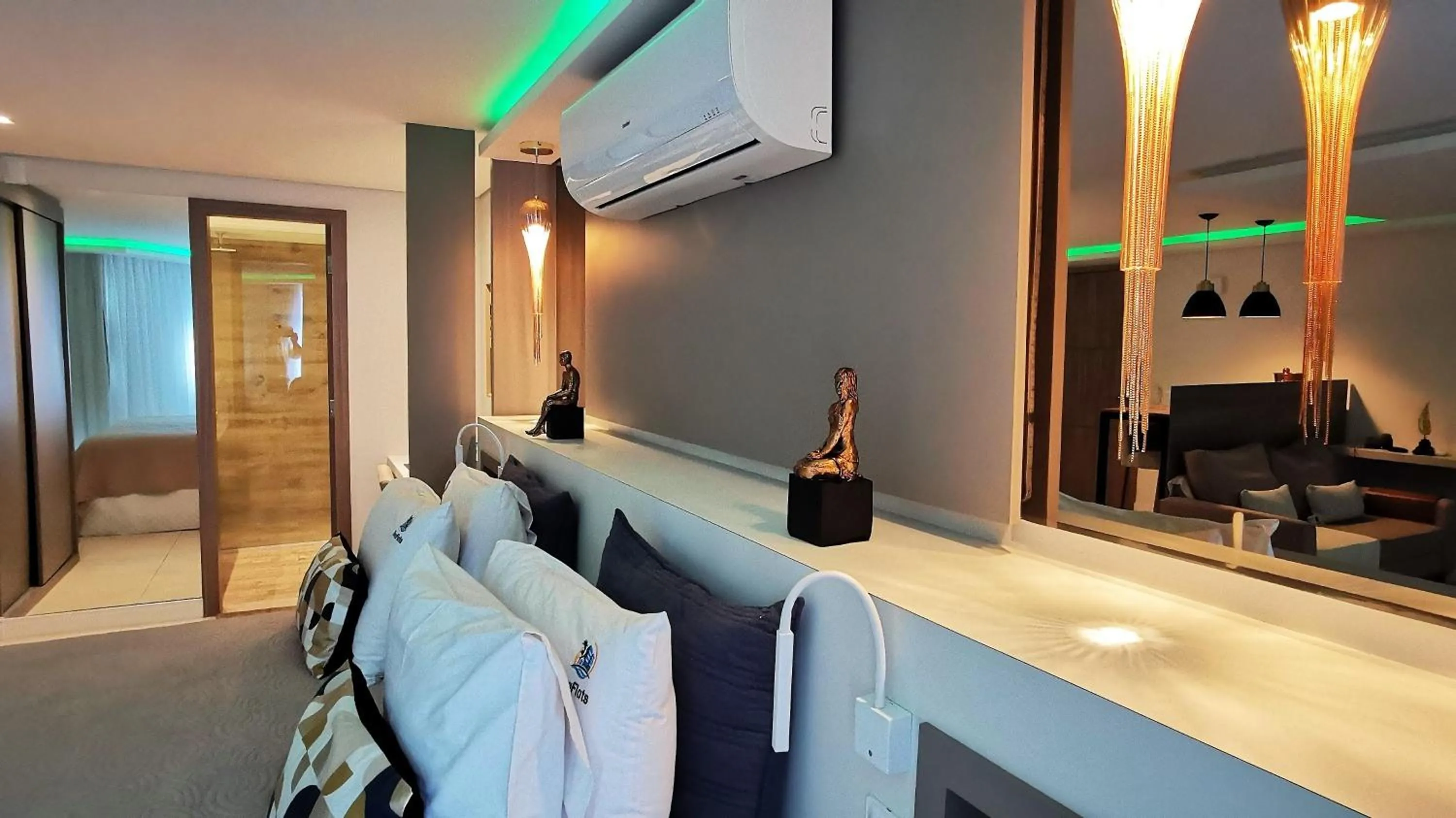 Decorative detail in Seaflats Iate Plaza Hotel