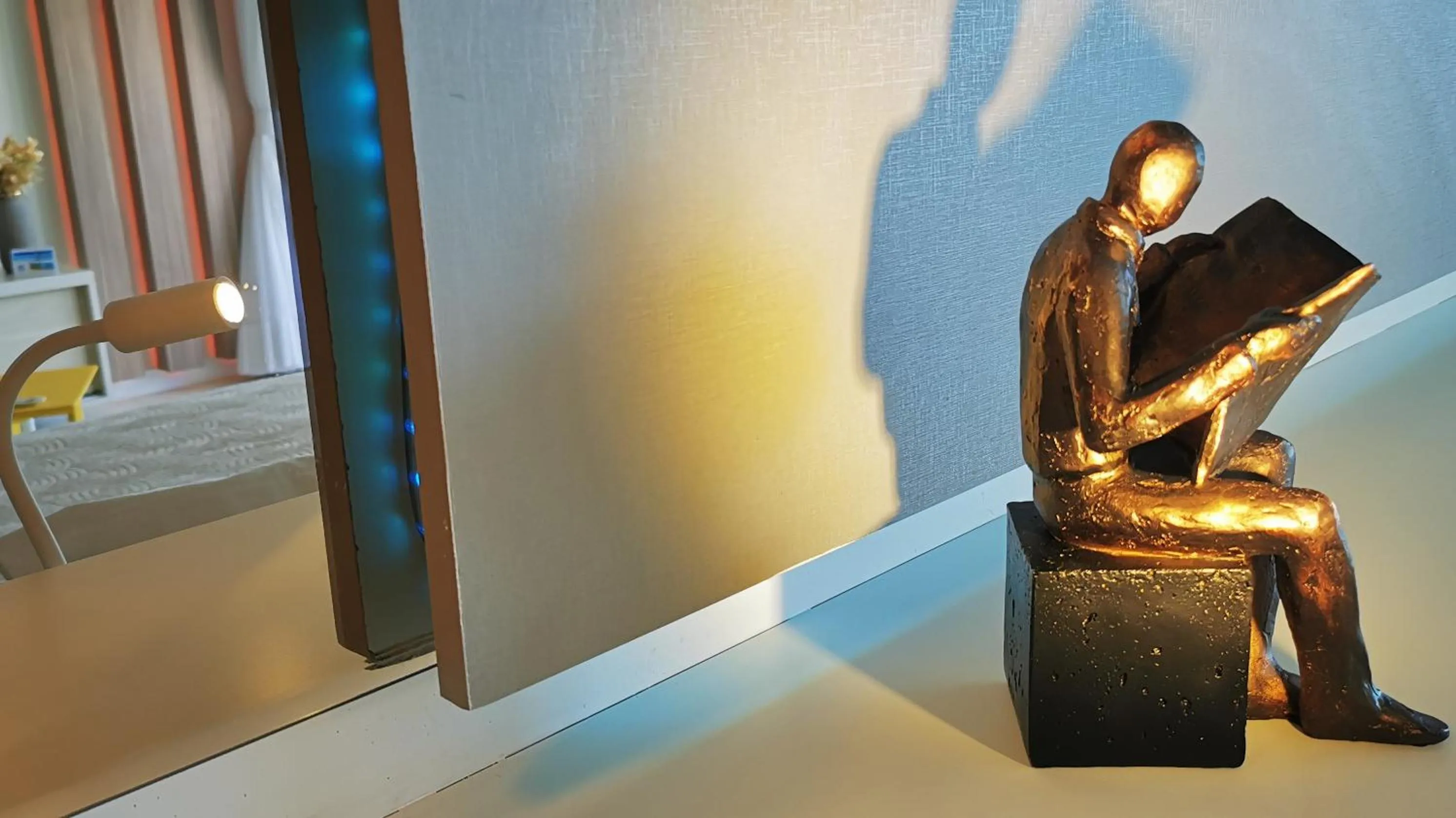 Decorative detail, Bed in Seaflats Iate Plaza Hotel