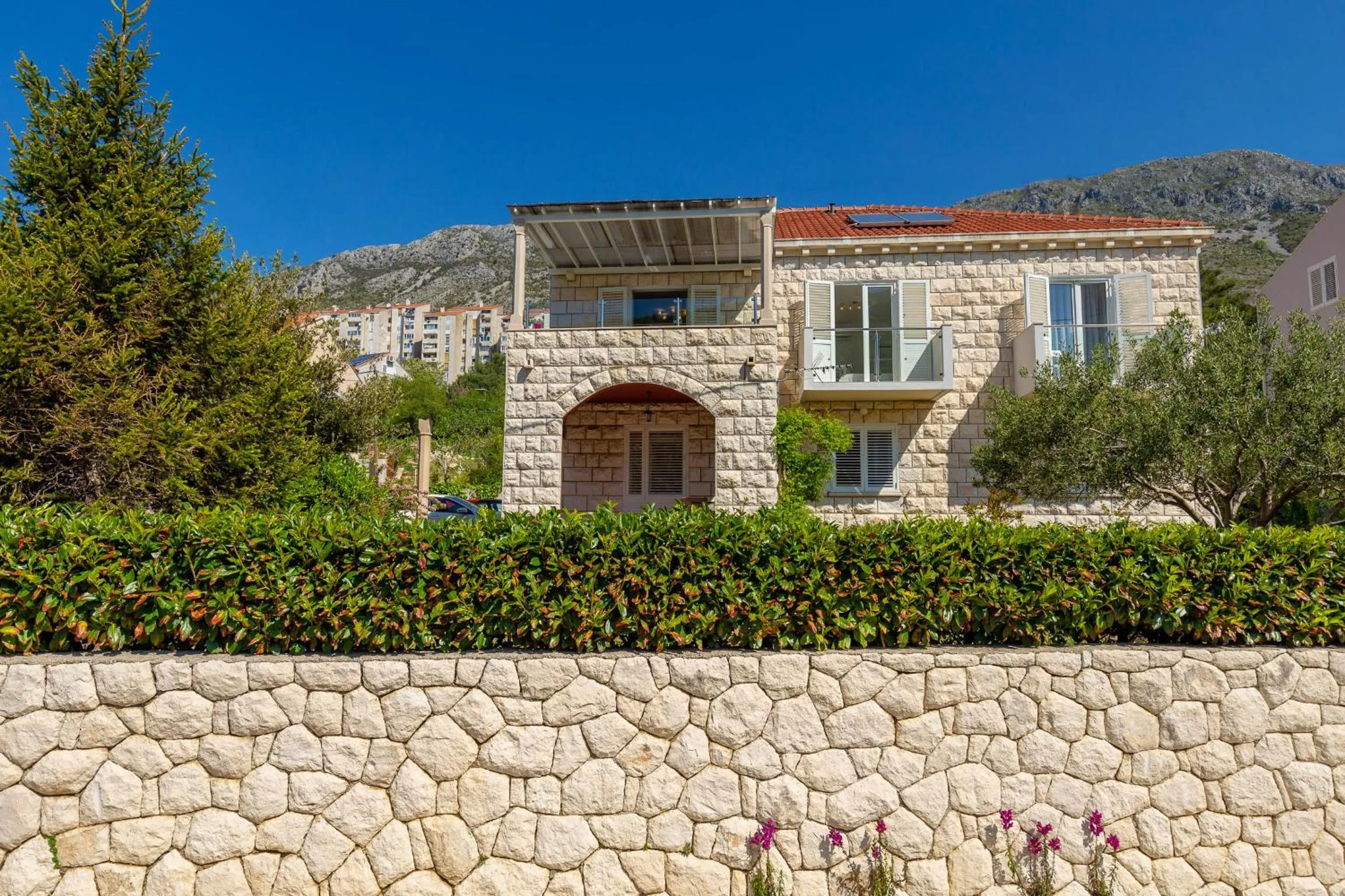 Property building in Hedera Estate, Hedera A24