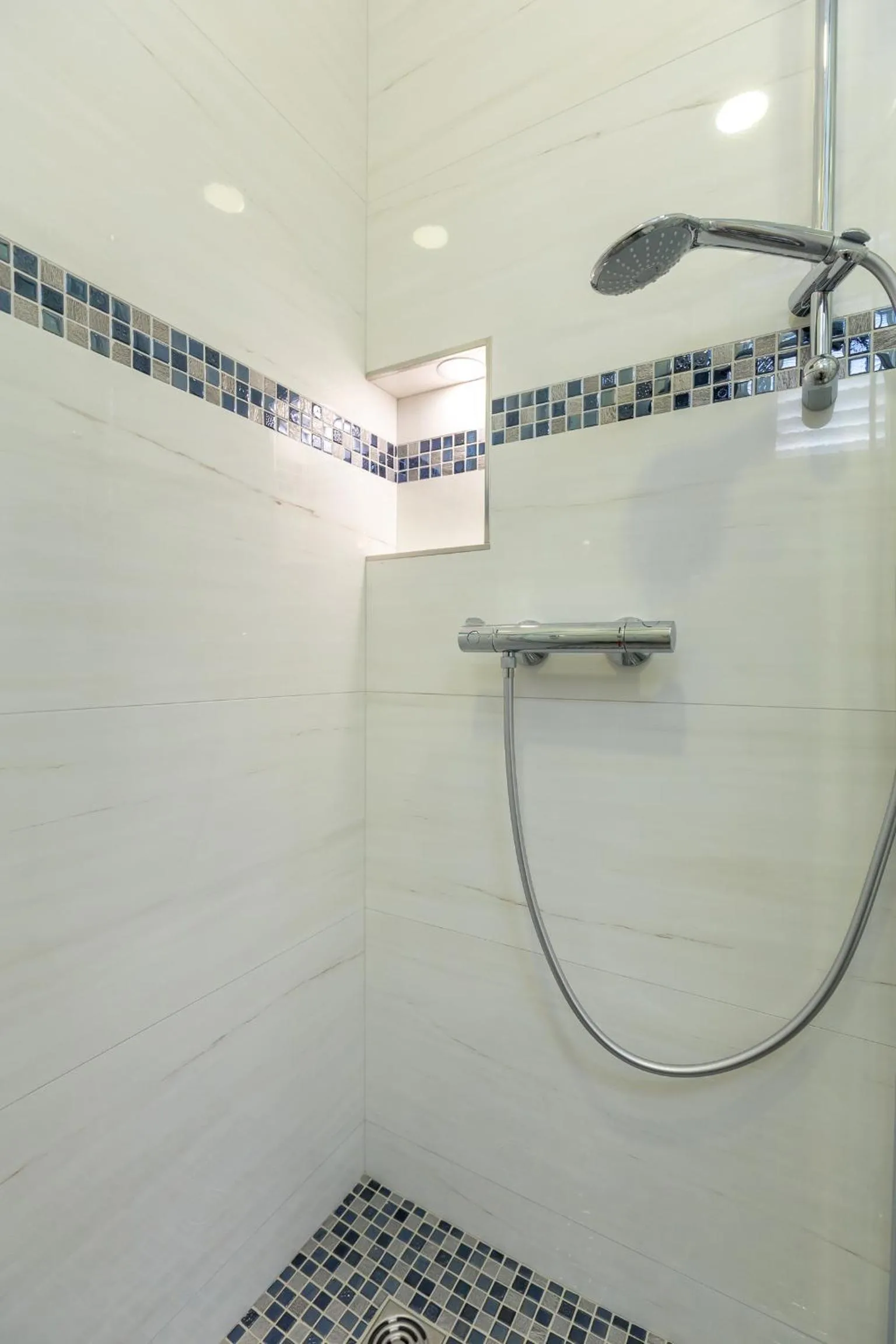 Shower in Hedera Estate, Hedera A24
