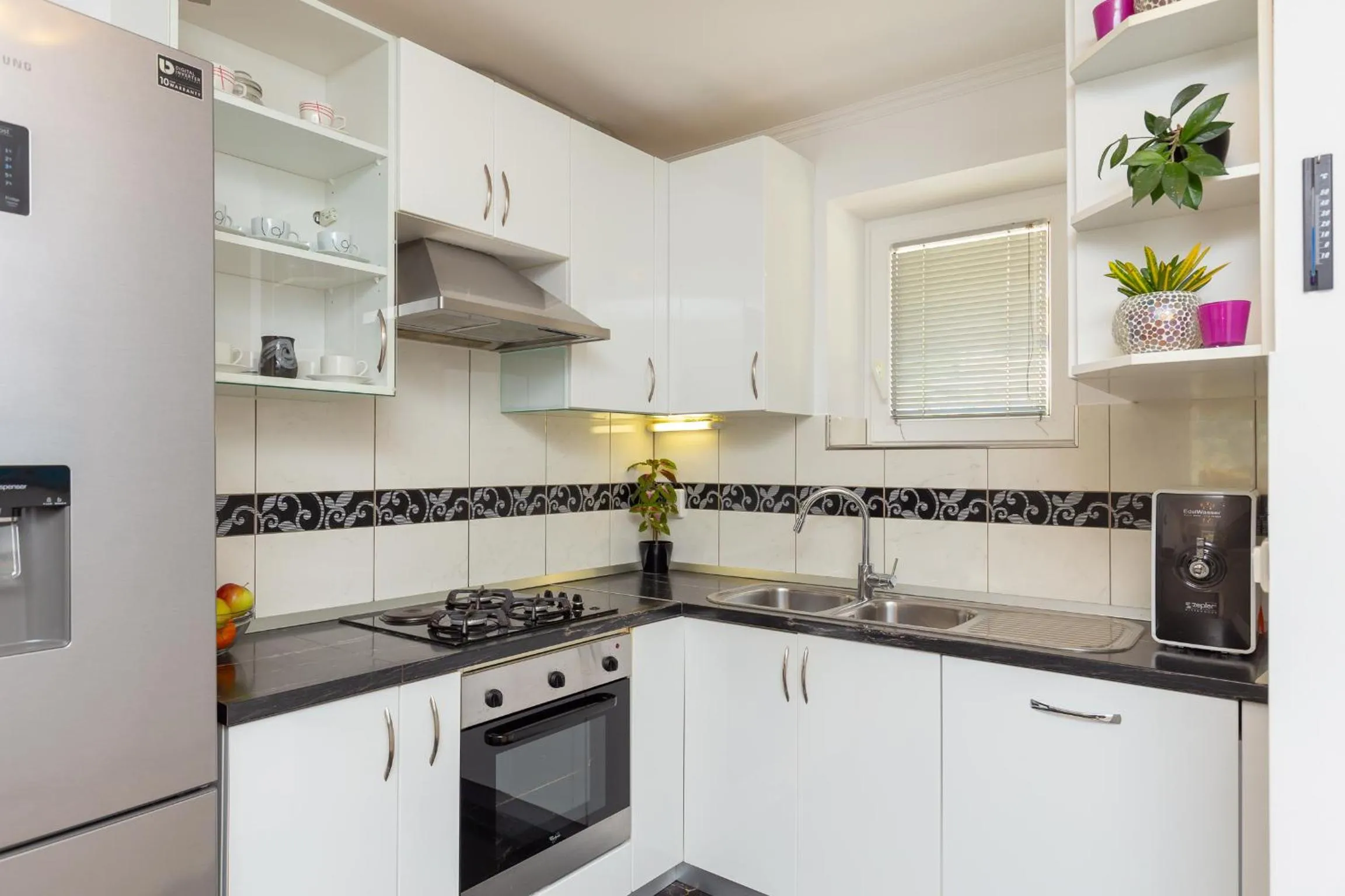 Kitchen or kitchenette in Hedera Estate, Hedera A24
