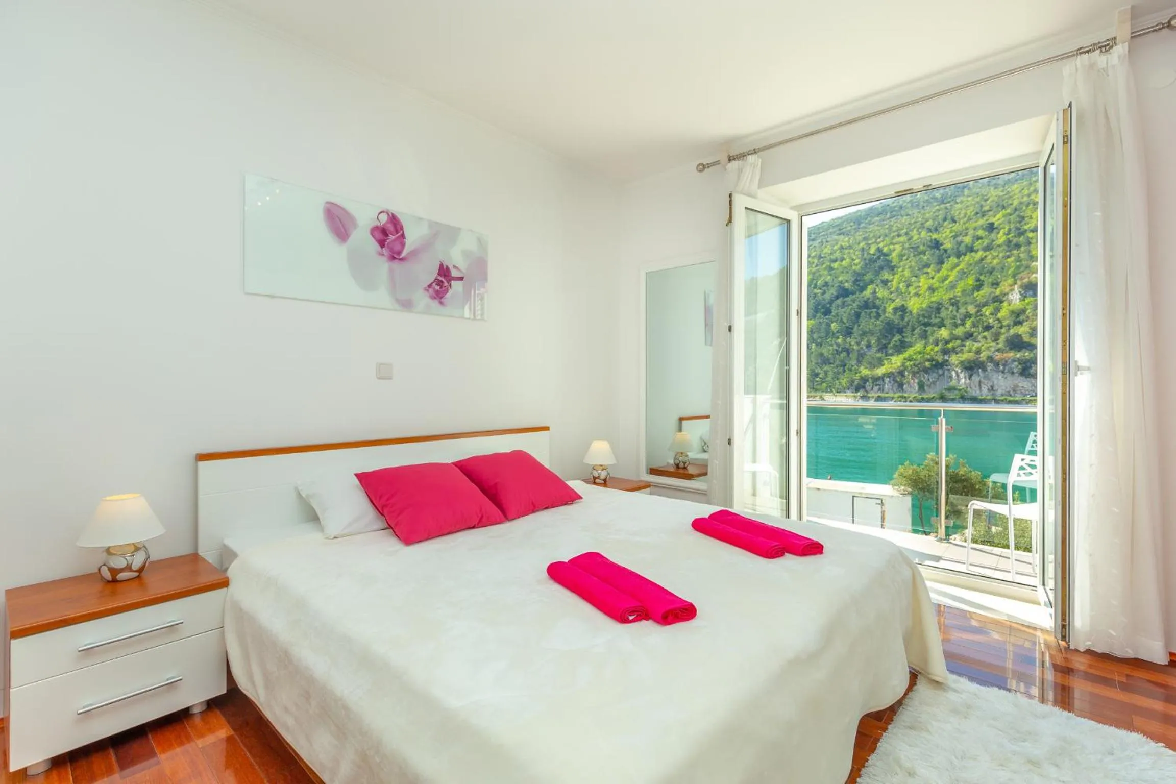 Bed in Hedera Estate, Hedera A24