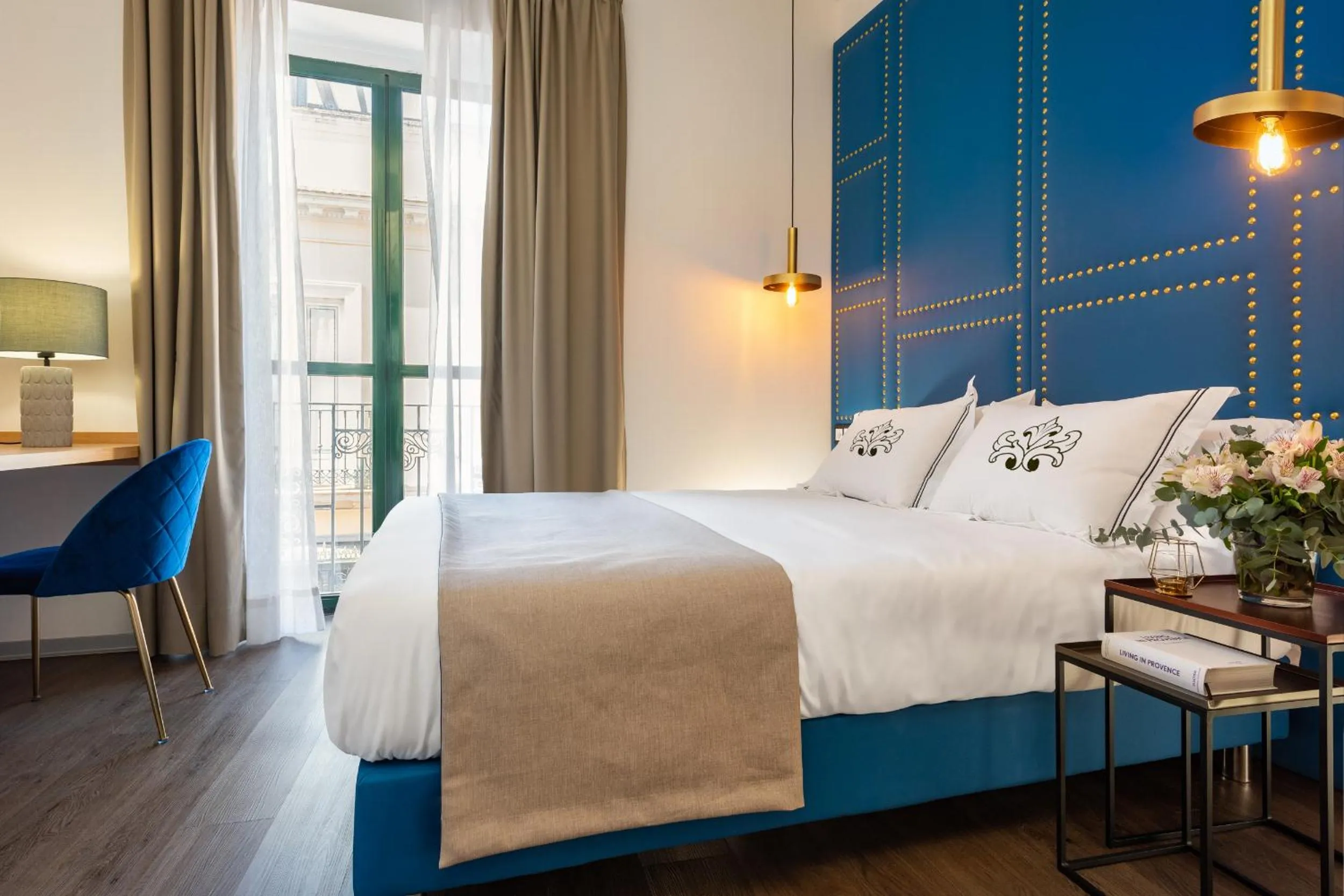 Bed in Casa Sevilla 1920 Suites by Época