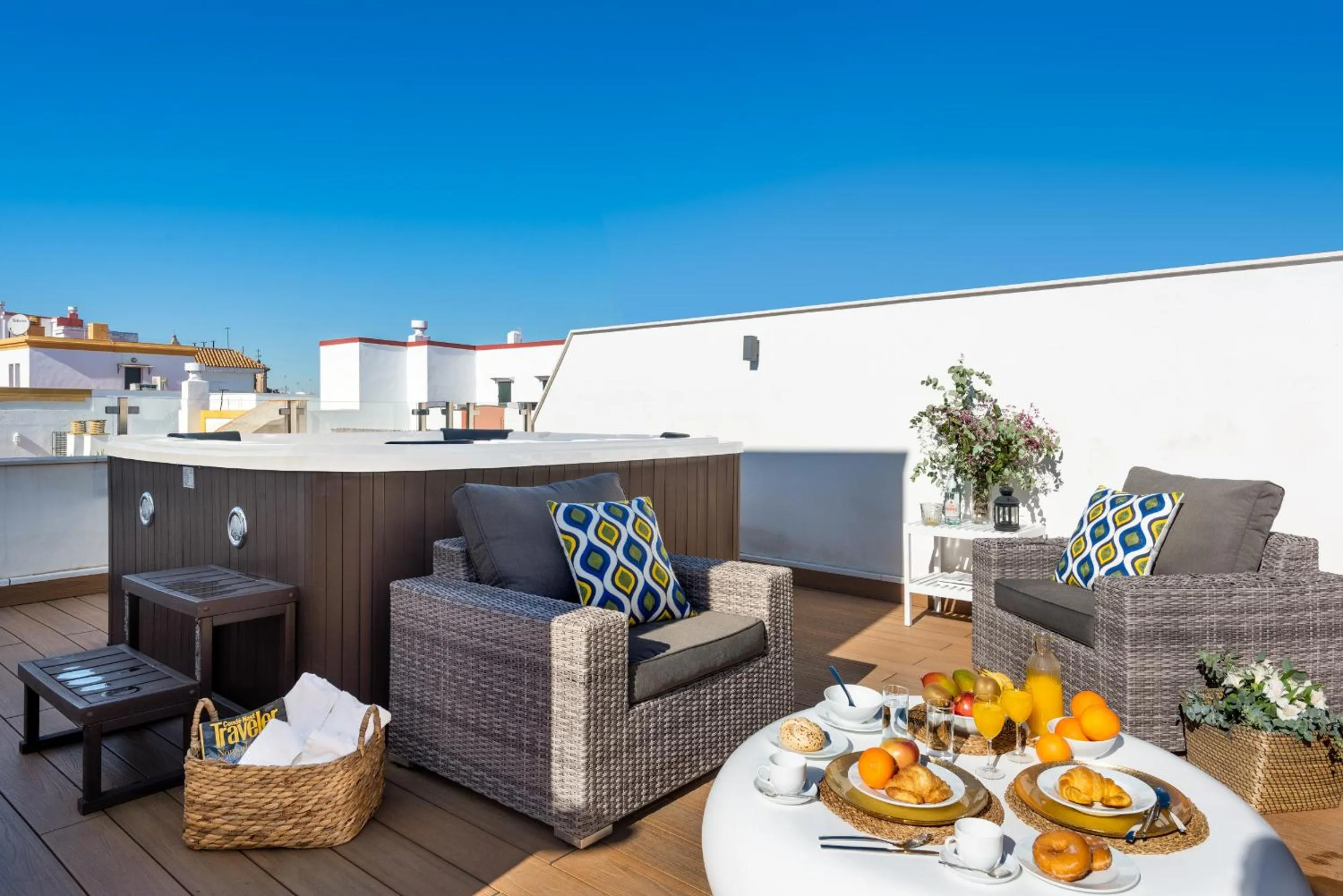 Balcony/Terrace in Casa Sevilla 1920 Suites by Época