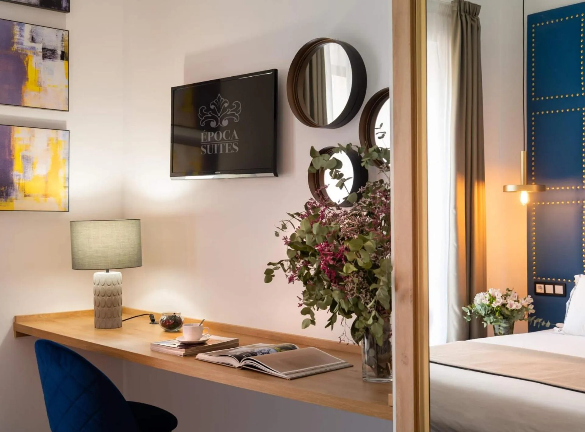 Seating area, Bed in Casa Sevilla 1920 Suites by Época